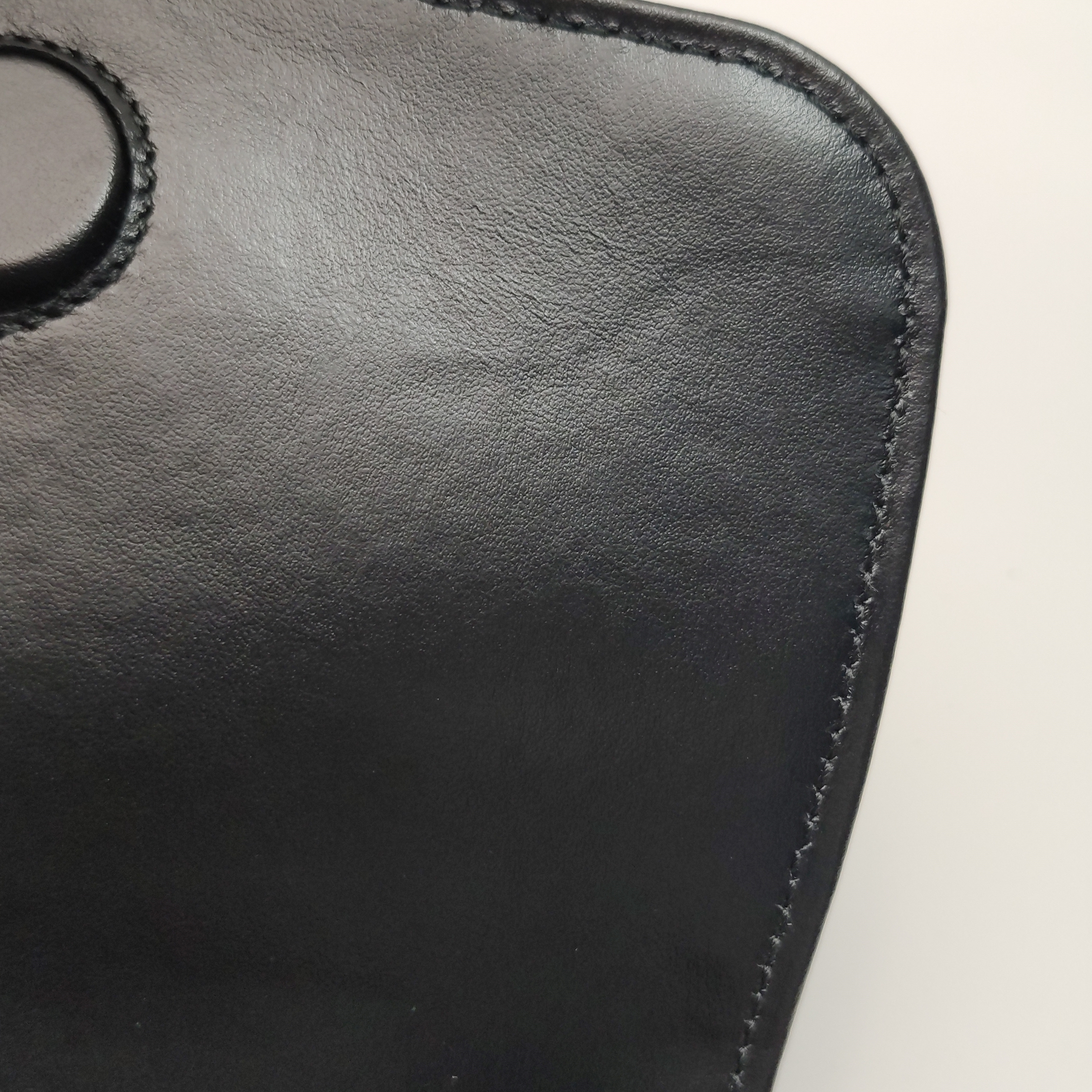 Gucci Flap Crossbody Bag GG Rubber Effect Super Mini — photo 8 of 12
