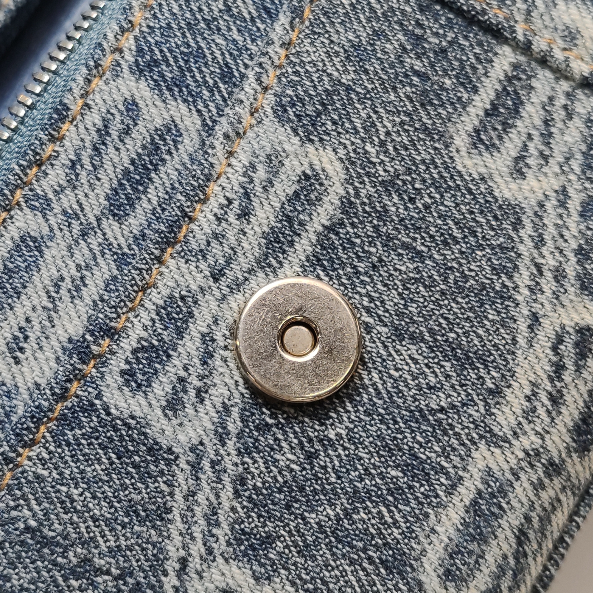 Balenciaga Hourglass Chain Wallet BB Monogram Denim — photo 12 of 14