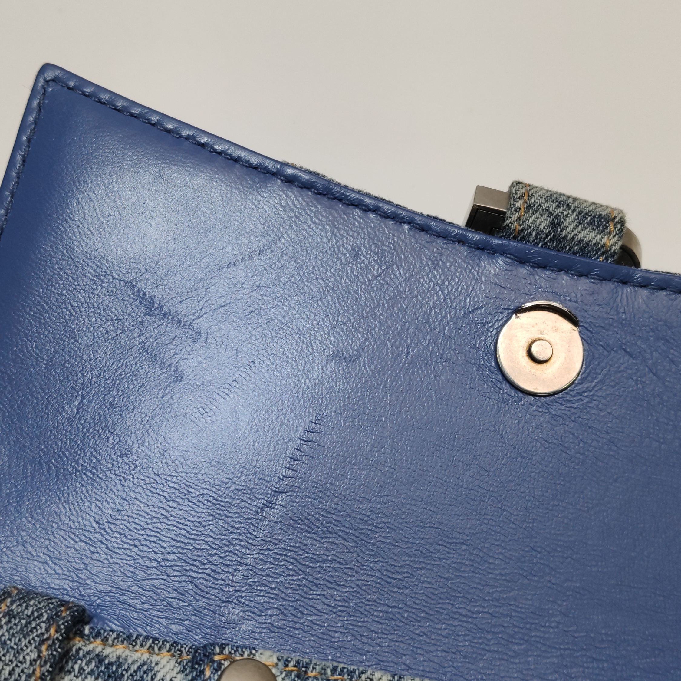 Balenciaga Hourglass Chain Wallet BB Monogram Denim — photo 9 of 14