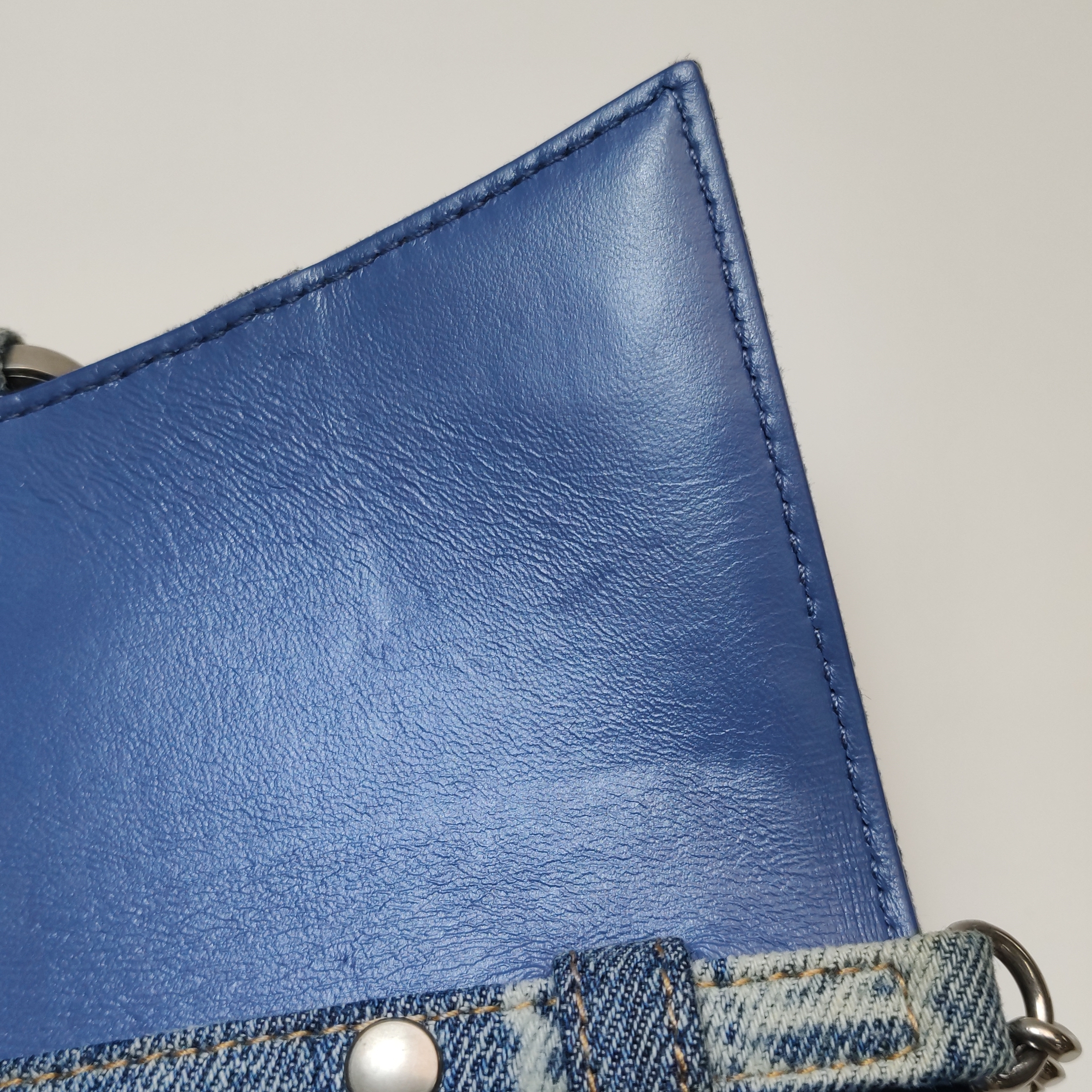 Balenciaga Hourglass Chain Wallet BB Monogram Denim — photo 11 of 14