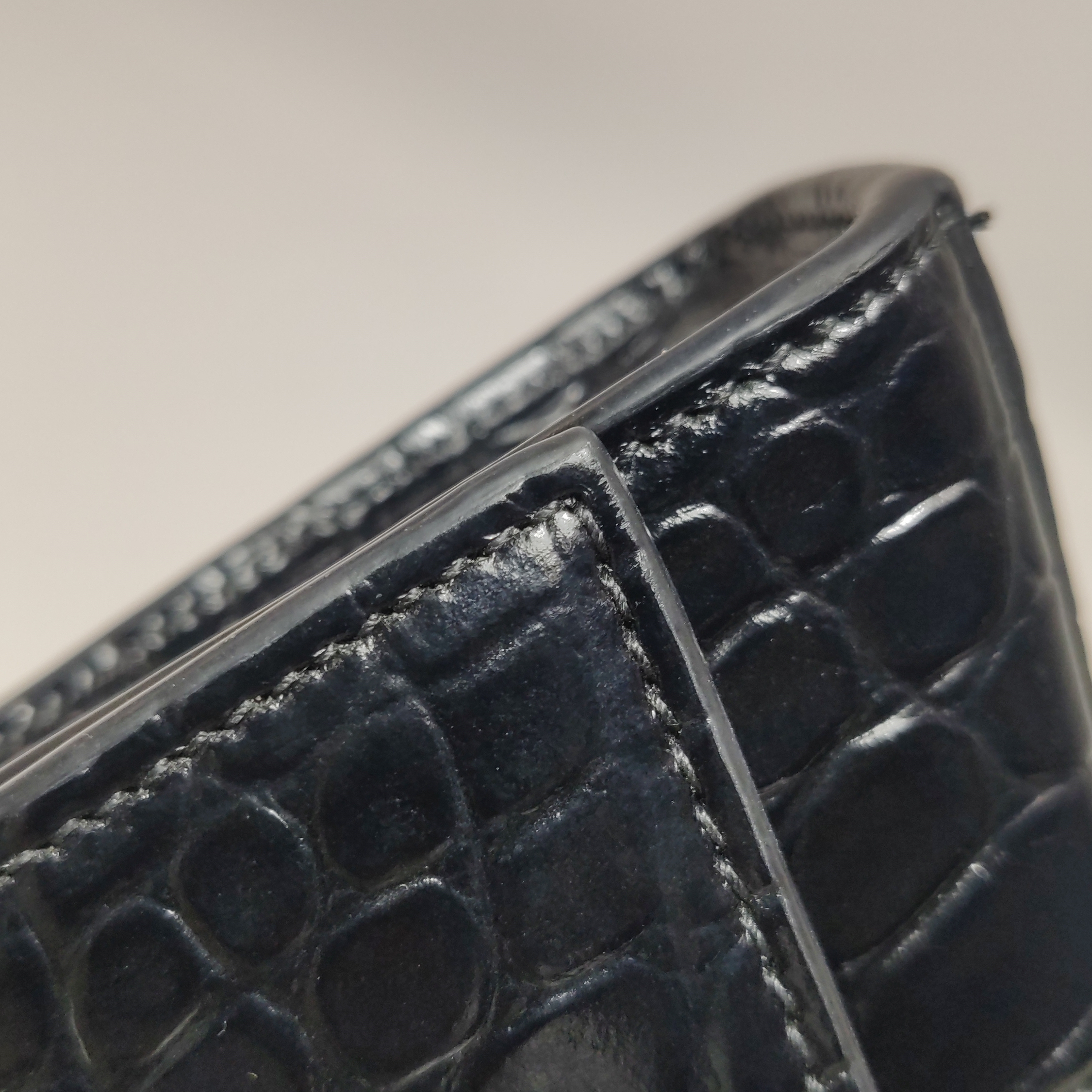 Balenciaga Hourglass Chain Wallet Crocodile Embossed Leather — photo 14 of 15