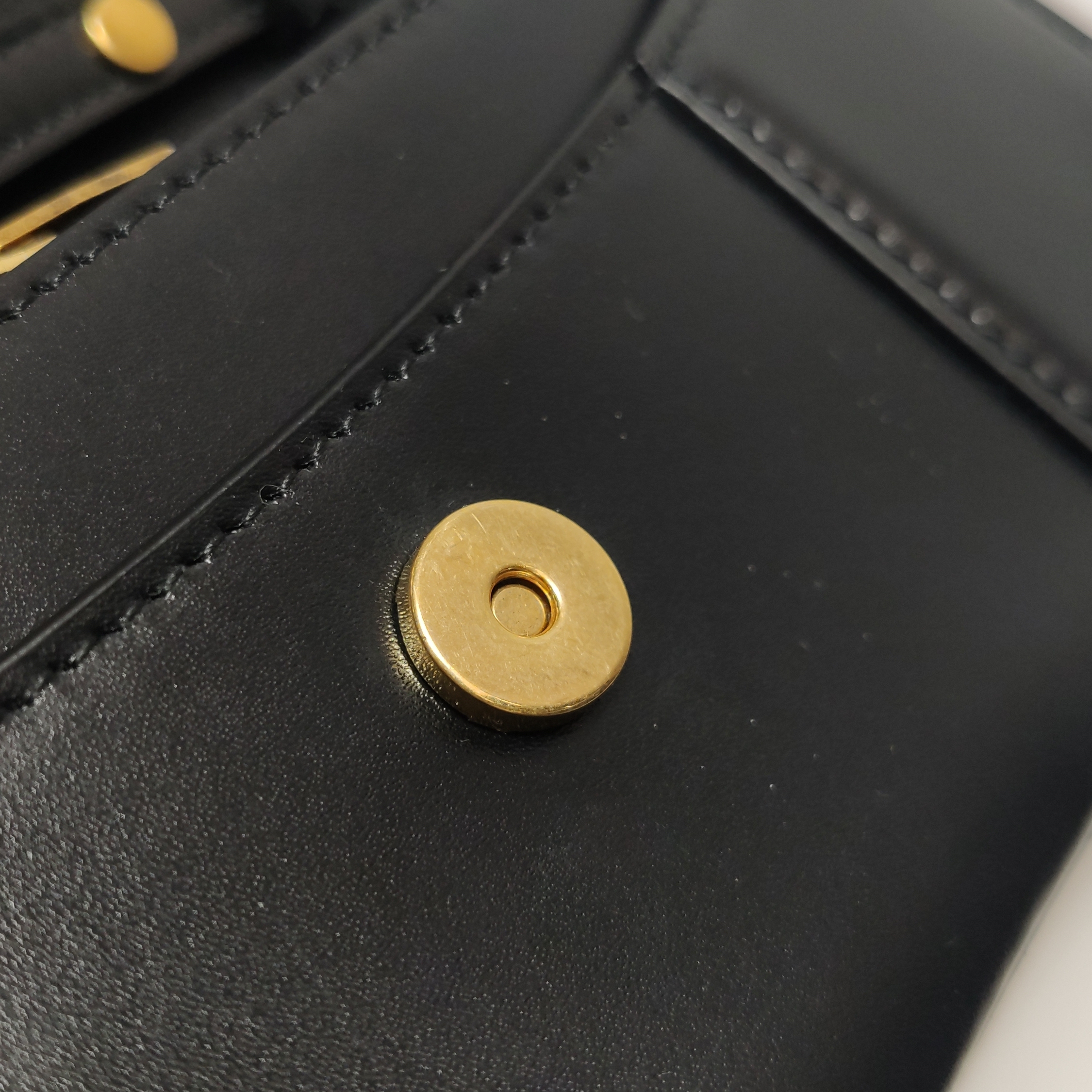 Balenciaga Hourglass Chain Wallet Leather — photo 9 of 13