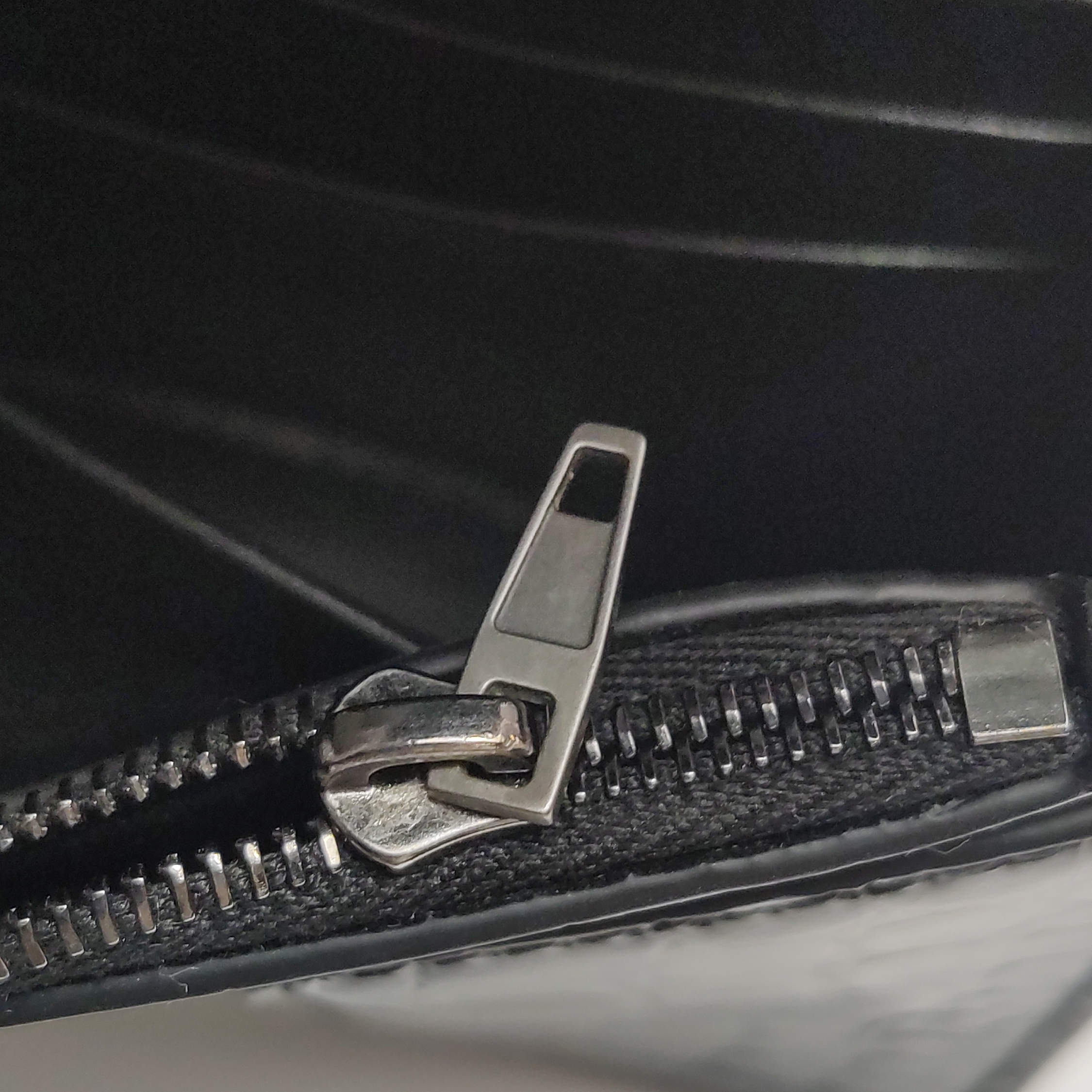Balenciaga Hourglass Chain Wallet Crocodile Embossed Leather — photo 15 of 15