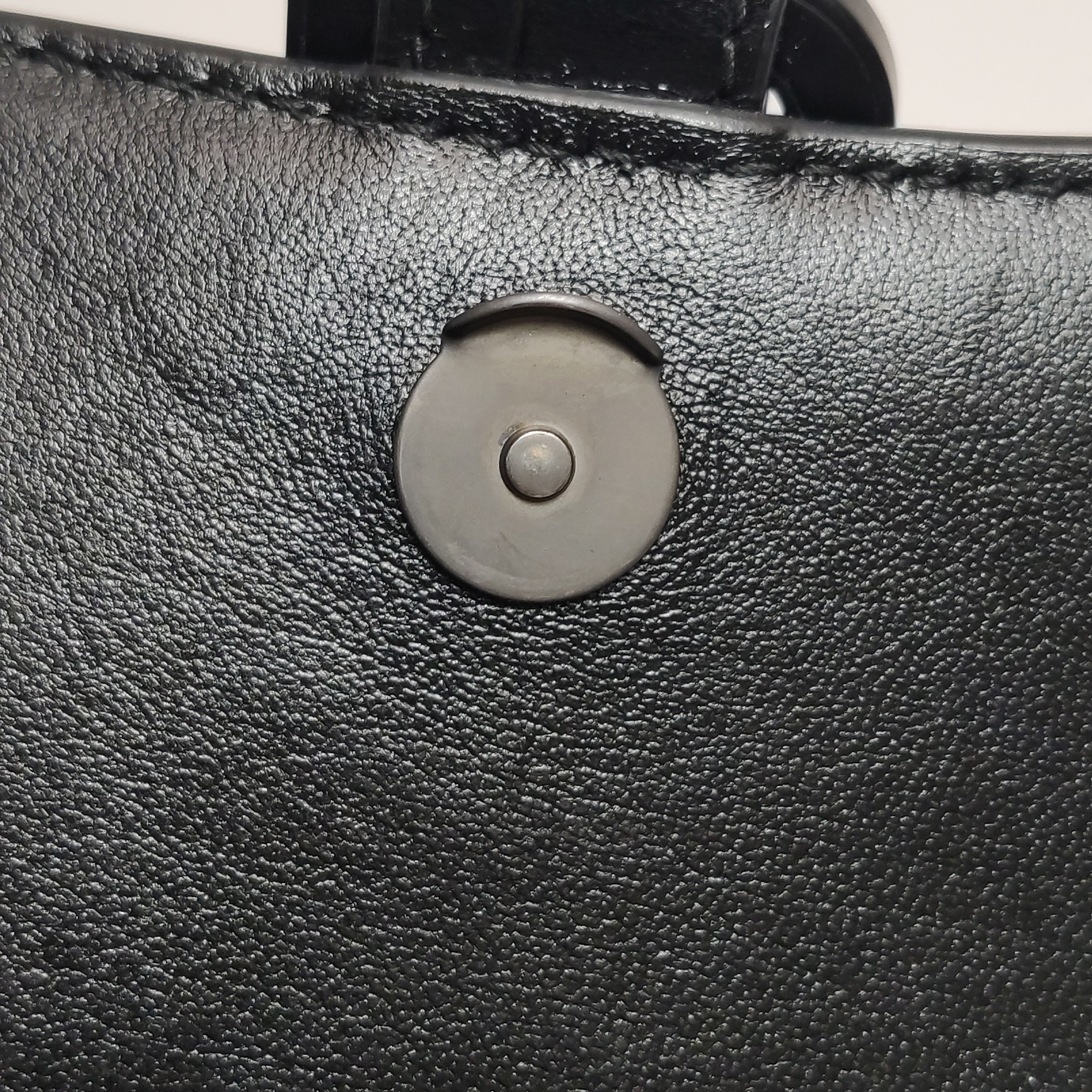 Balenciaga Hourglass Chain Wallet Crocodile Embossed Leather — photo 12 of 15