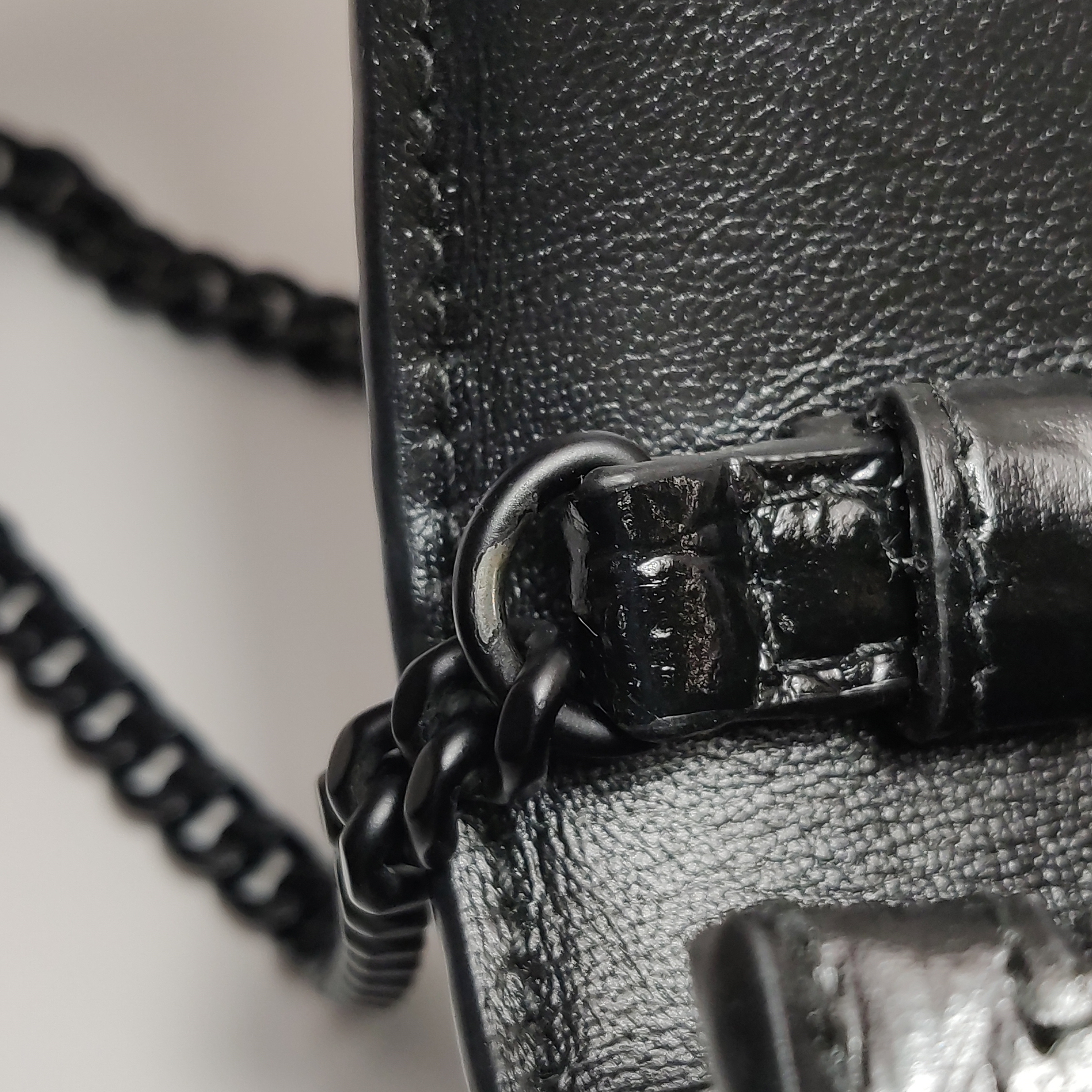 Balenciaga Hourglass Chain Wallet Crocodile Embossed Leather — photo 14 of 15