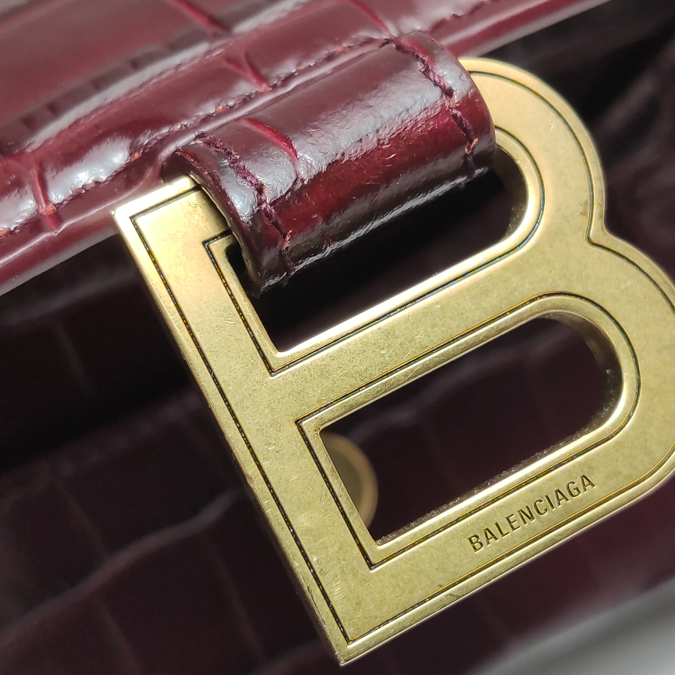 Balenciaga Hourglass Chain Wallet Crocodile Embossed Leather — photo 12 of 15