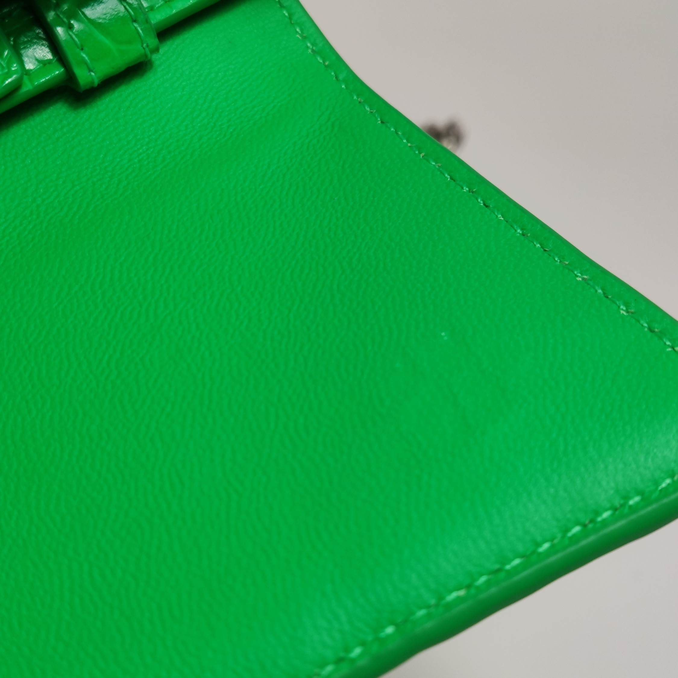 Balenciaga Hourglass Chain Wallet Crocodile Embossed Leather — photo 9 of 14