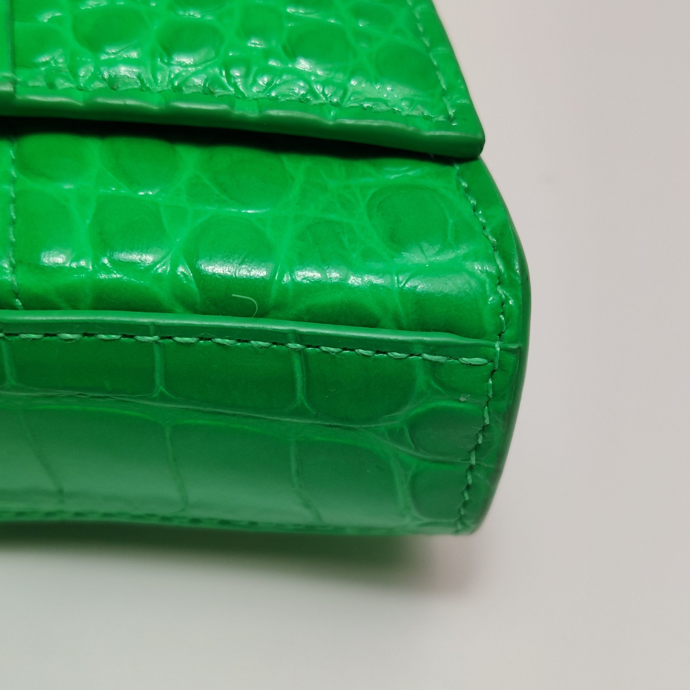 Balenciaga Hourglass Chain Wallet Crocodile Embossed Leather — photo 13 of 14