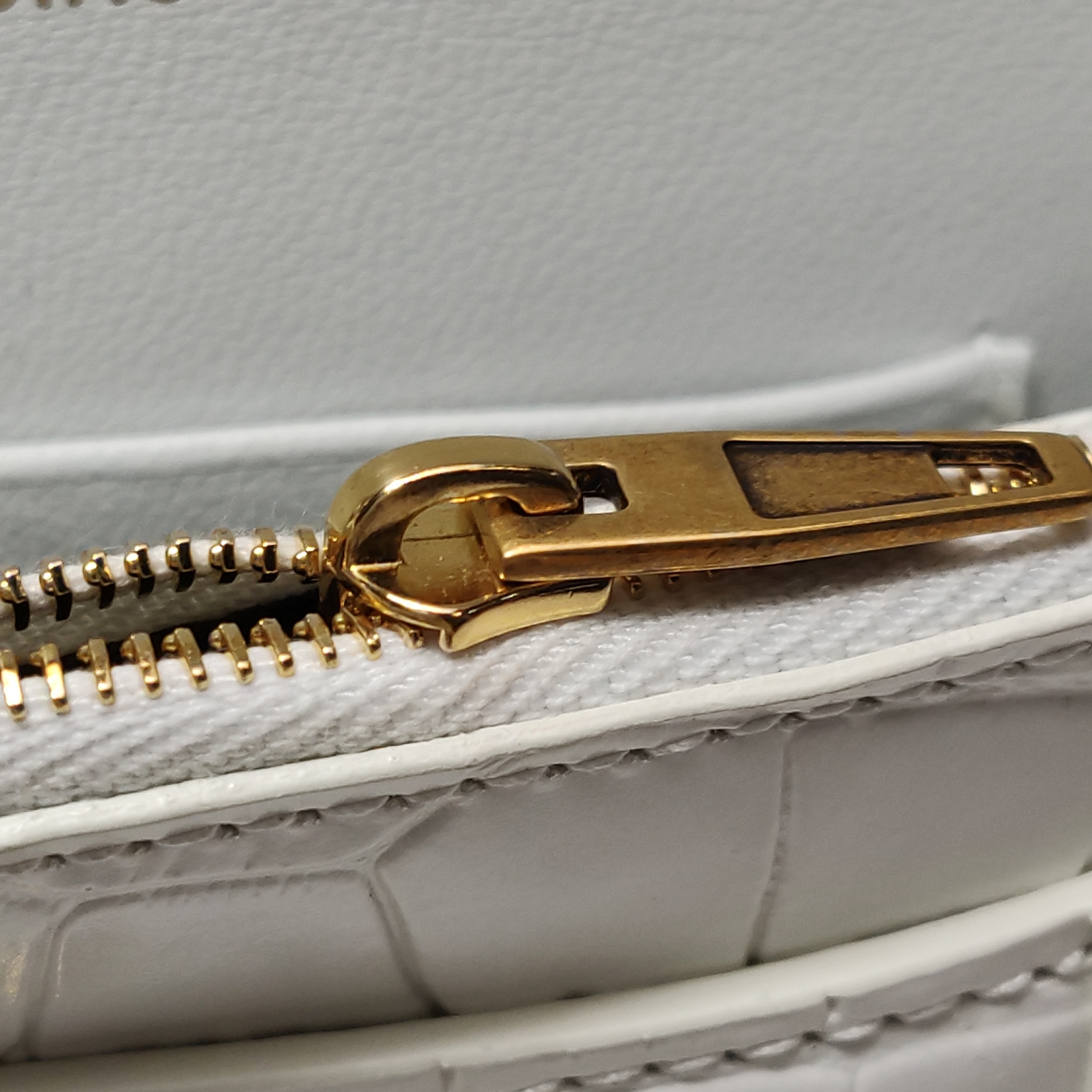 Balenciaga Hourglass Chain Wallet Crocodile Embossed Leather — photo 16 of 19