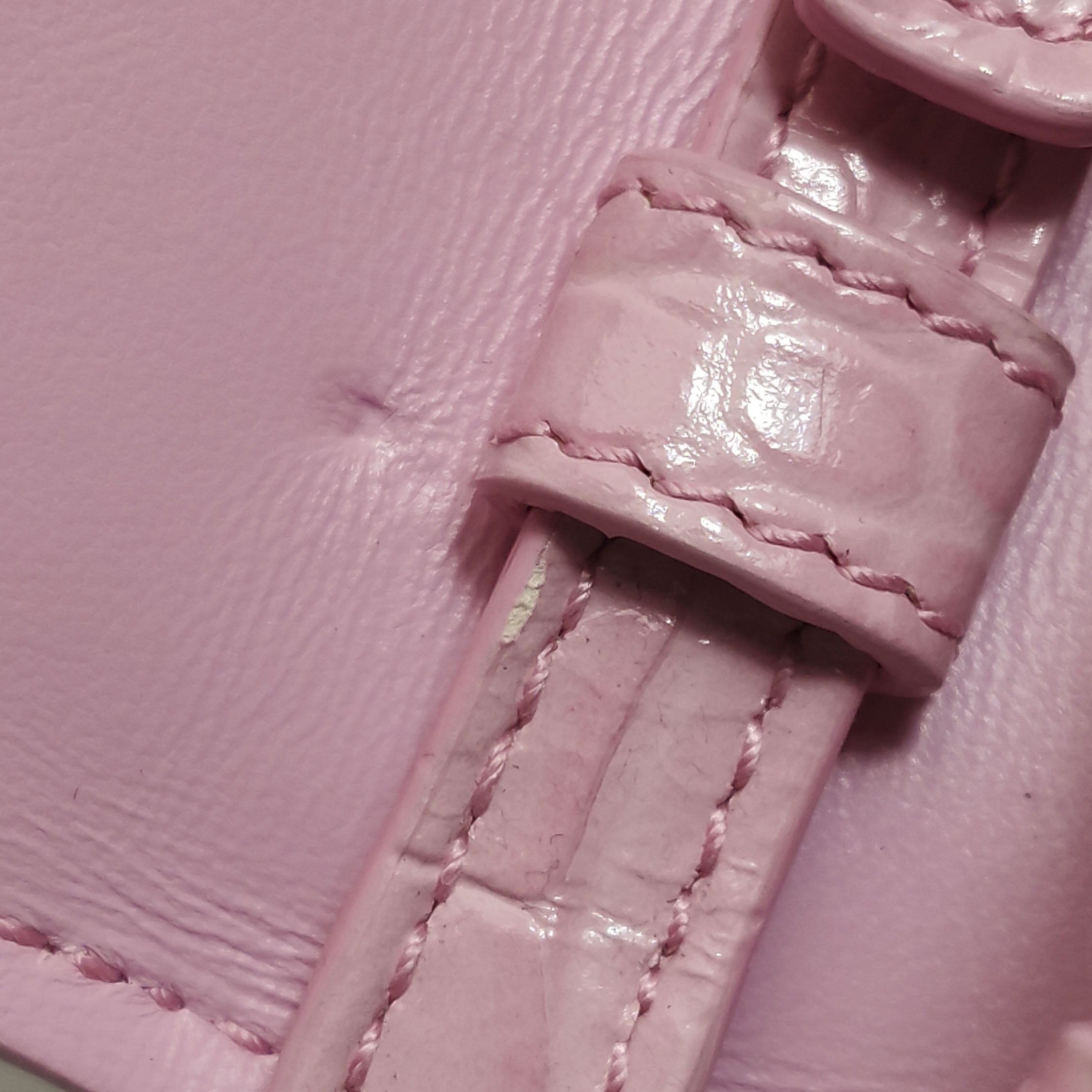 Balenciaga Hourglass Chain Wallet Crocodile Embossed Leather — photo 7 of 14