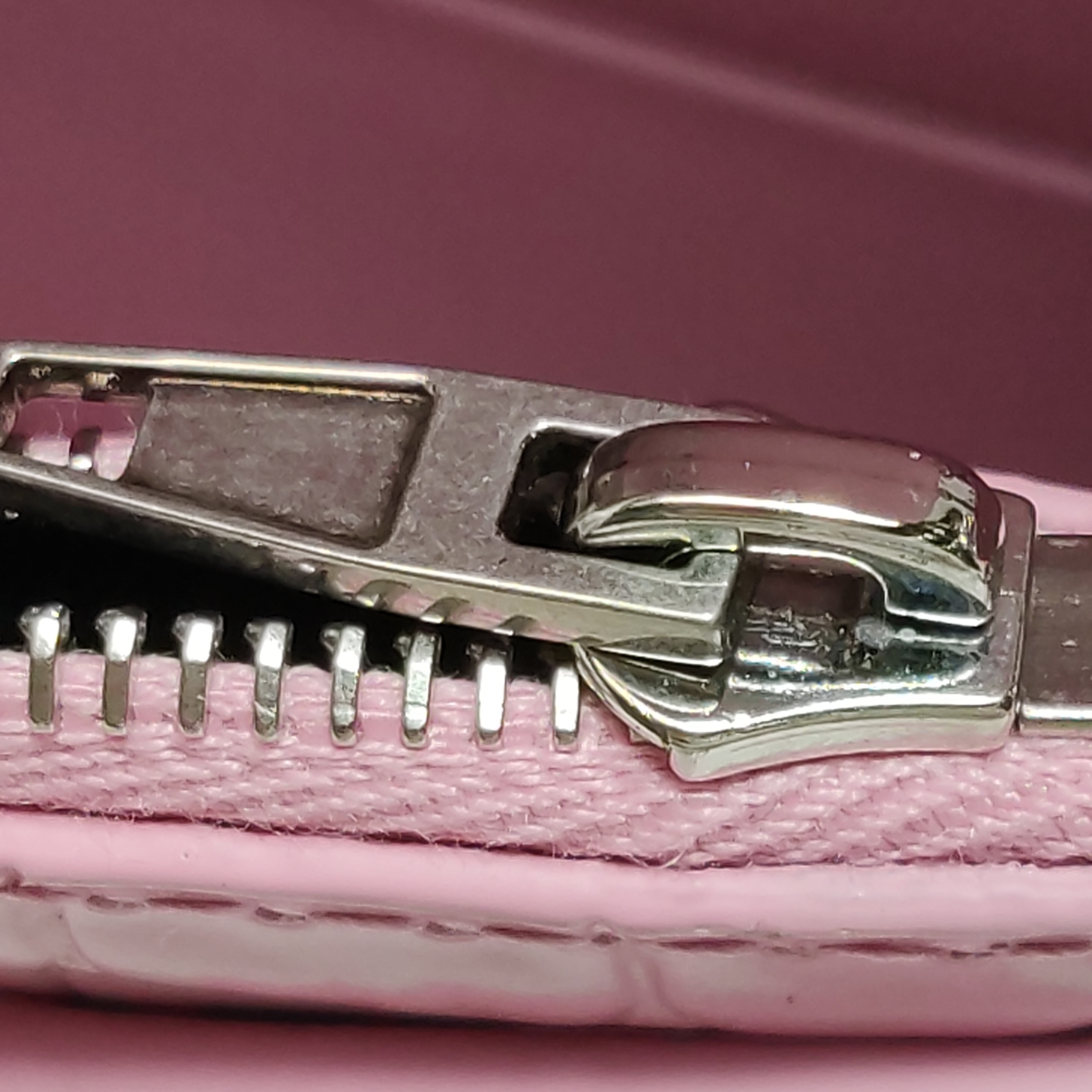 Balenciaga Hourglass Chain Wallet Crocodile Embossed Leather — photo 11 of 14