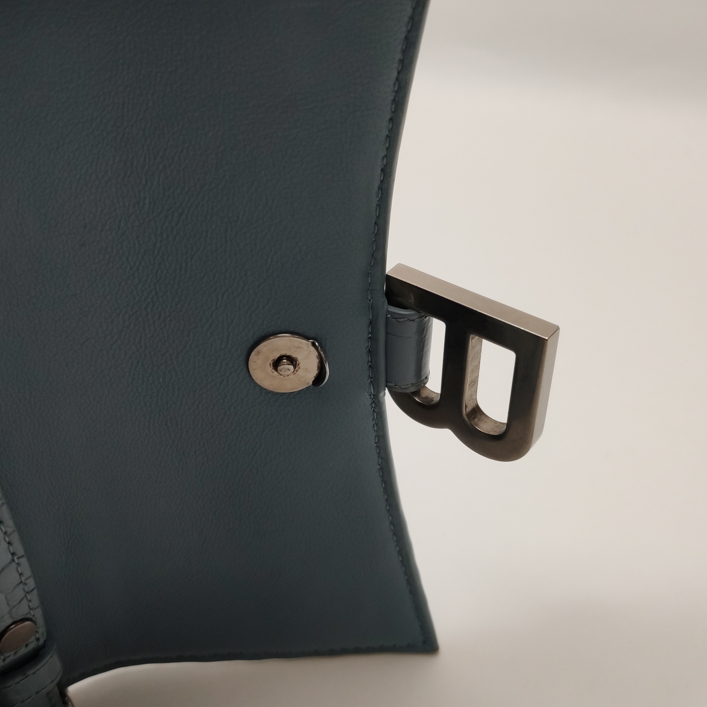 Balenciaga Hourglass Chain Wallet Crocodile Embossed Leather — photo 10 of 17