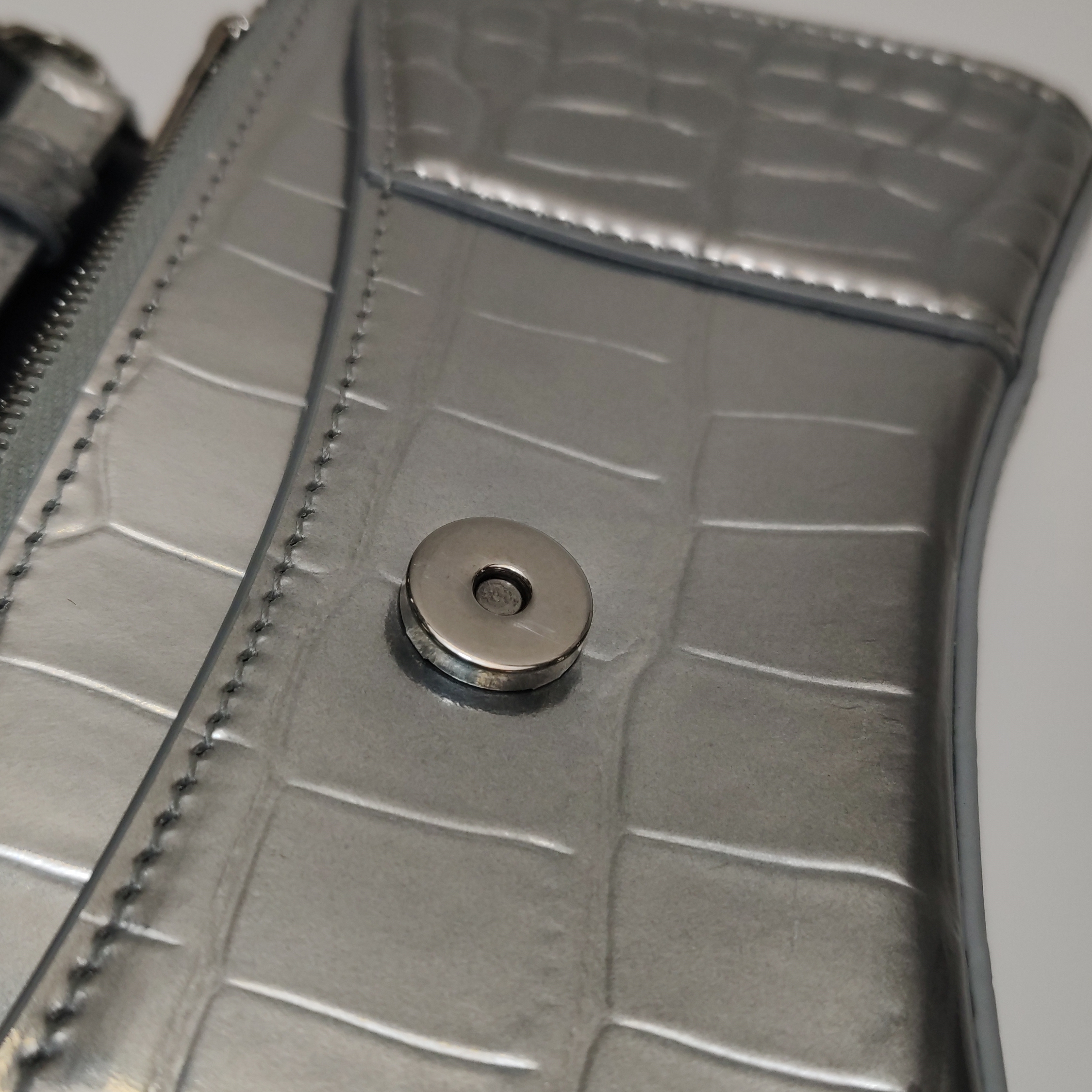 Balenciaga Hourglass Chain Wallet Crocodile Embossed Leather — photo 8 of 19