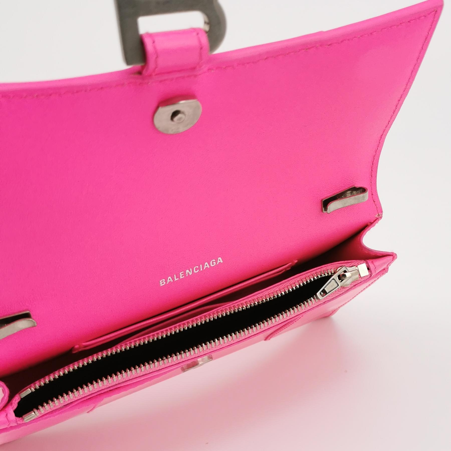 Balenciaga Hourglass Chain Wallet Leather — photo 7 of 13