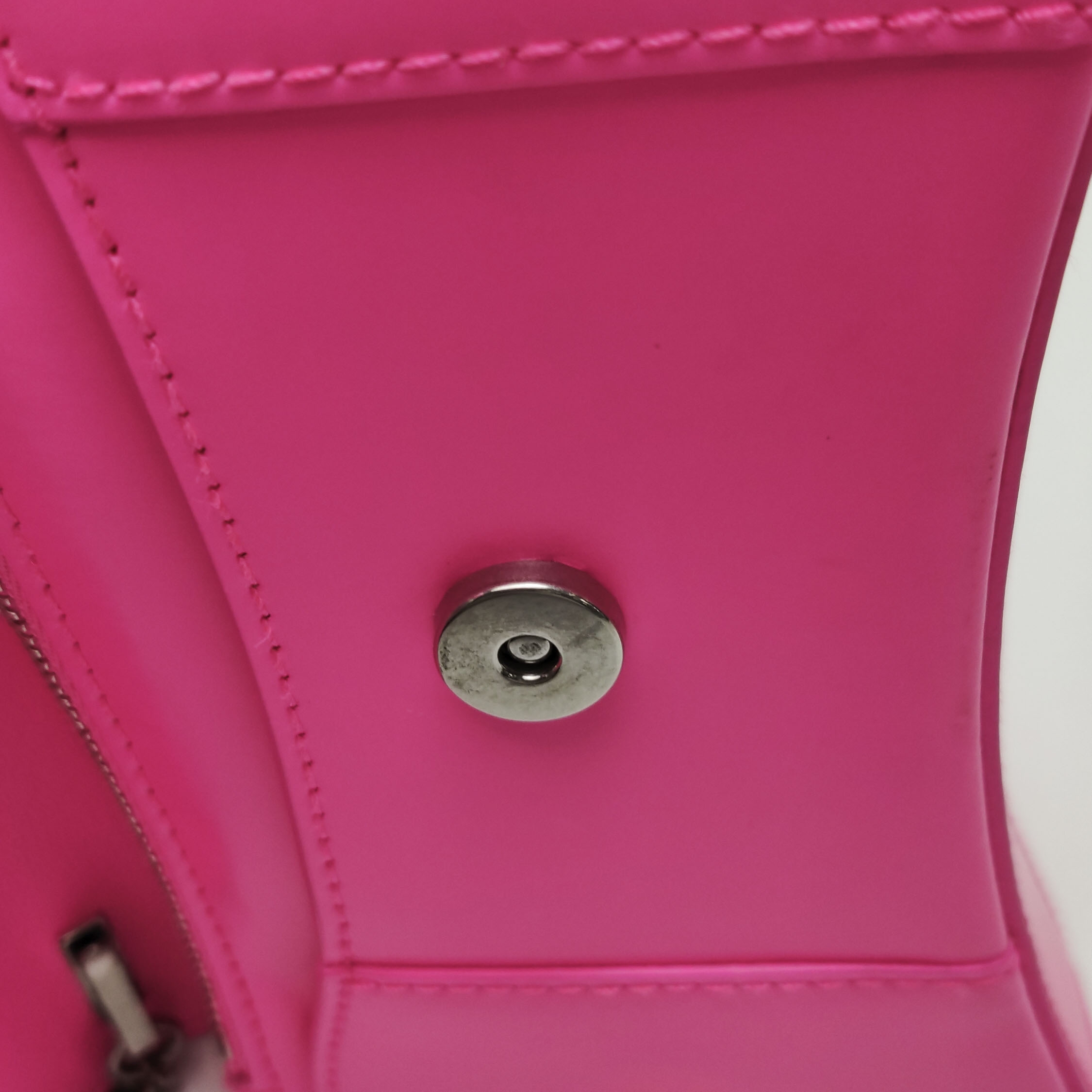 Balenciaga Hourglass Chain Wallet Leather — photo 8 of 13