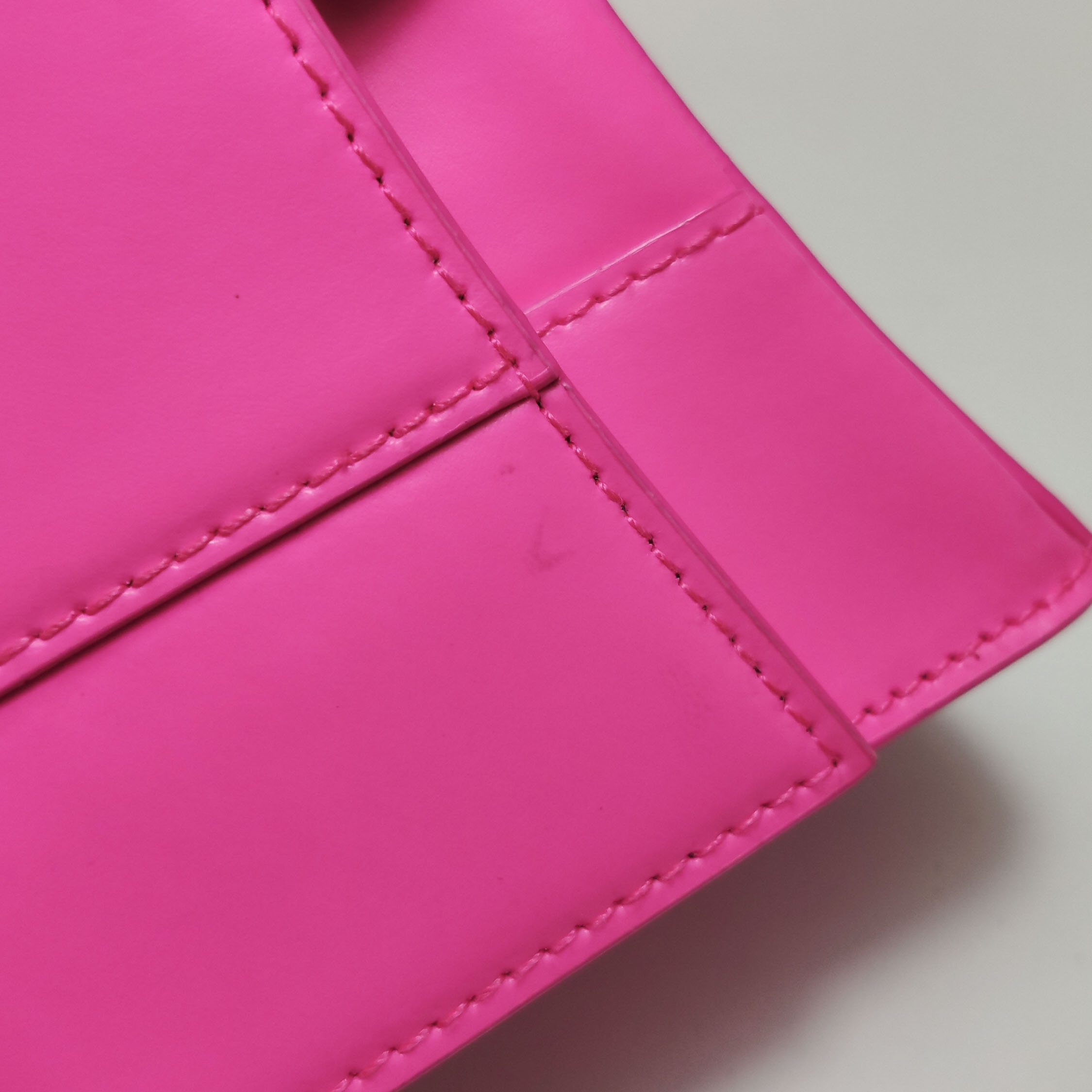 Balenciaga Hourglass Chain Wallet Leather — photo 10 of 13