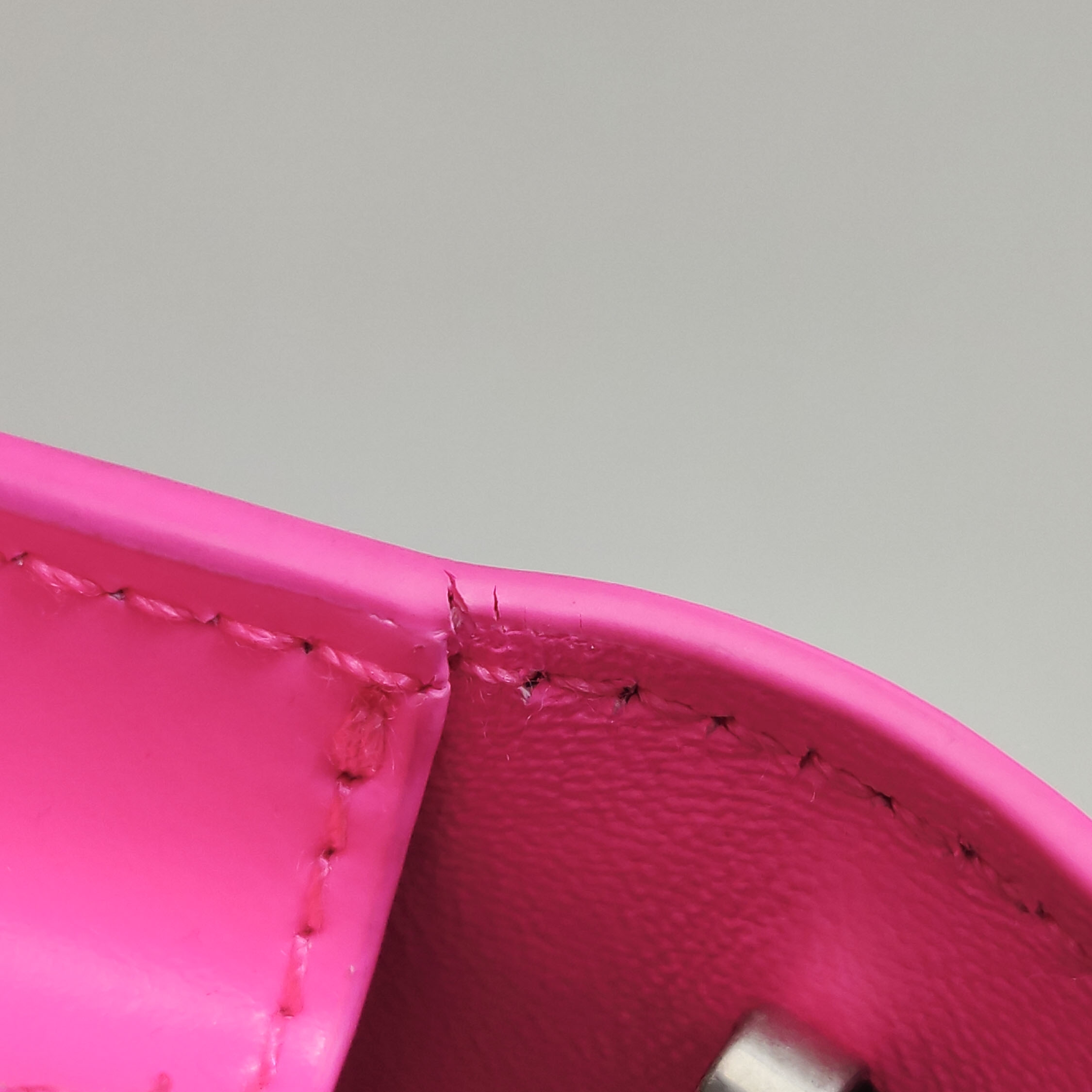 Balenciaga Hourglass Chain Wallet Leather — photo 13 of 13