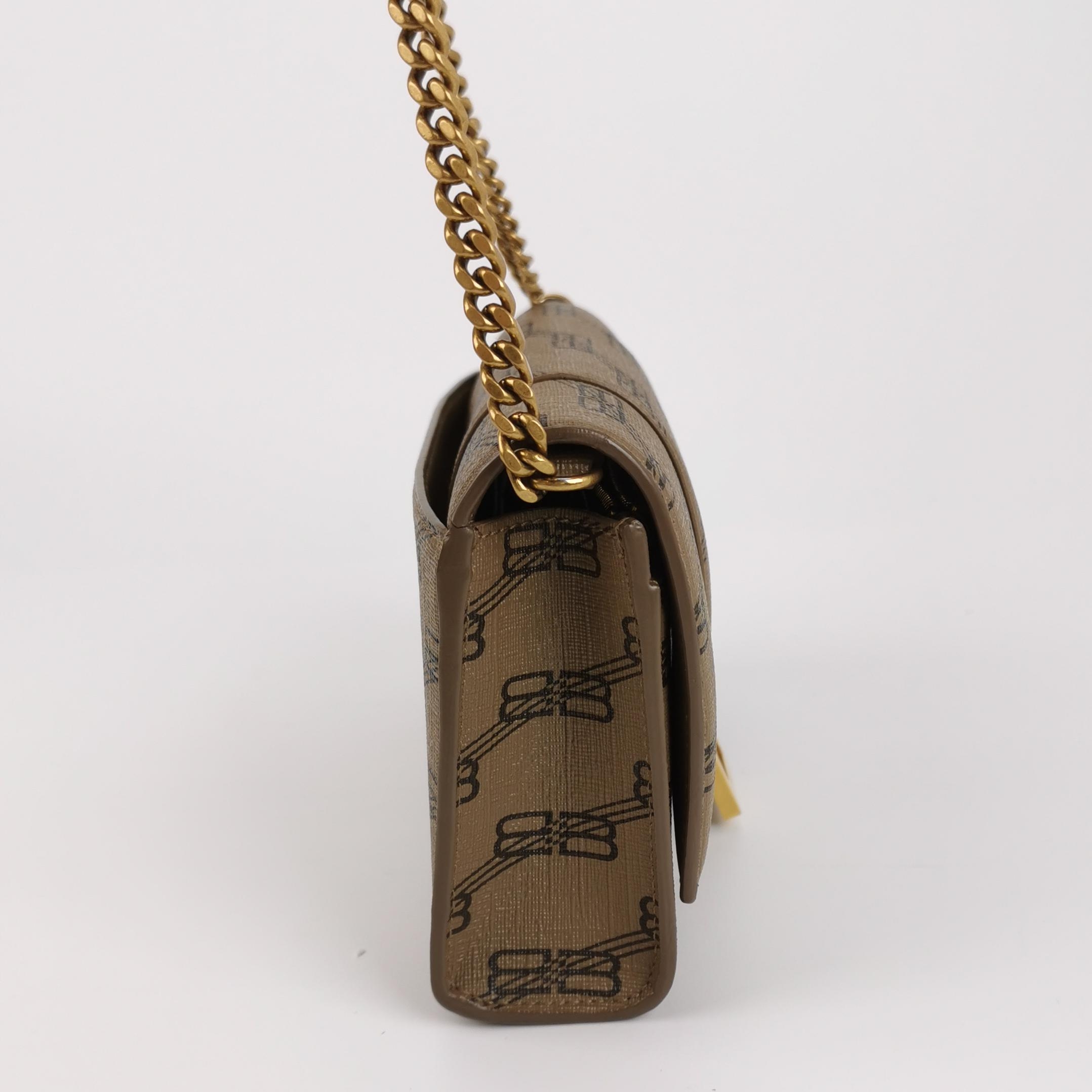 Balenciaga Hourglass Chain Wallet BB Monogram — photo 4 of 16