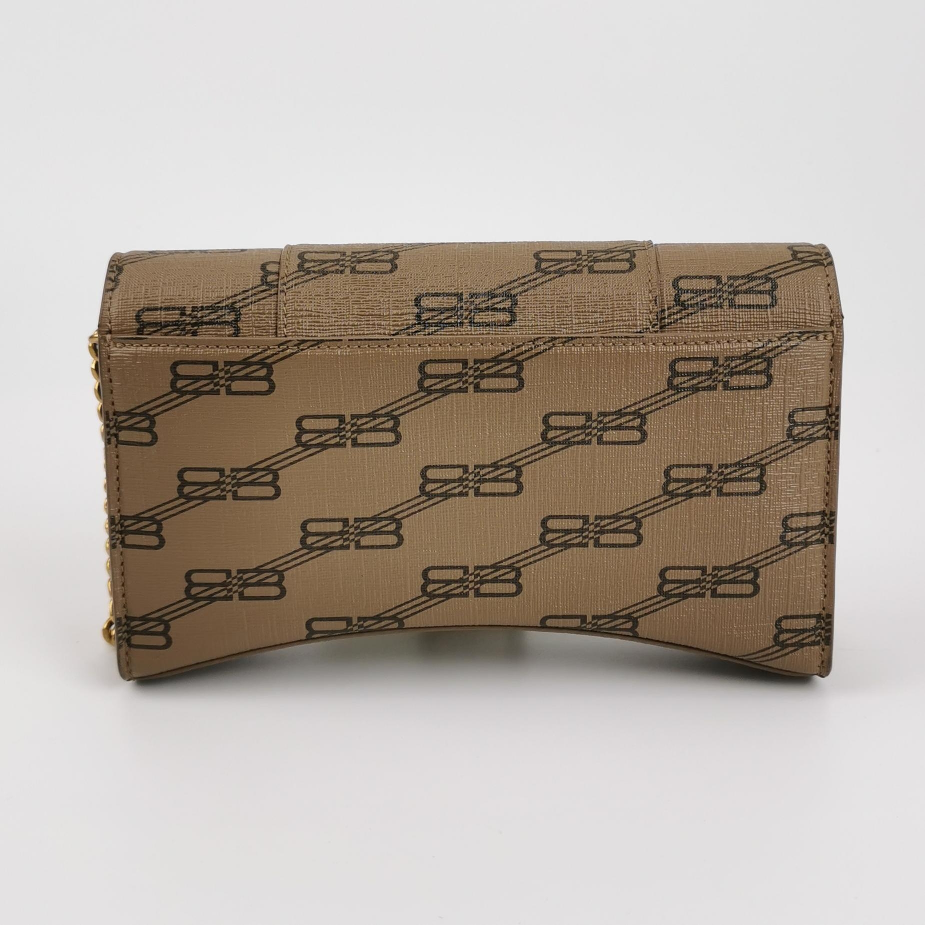 Balenciaga Hourglass Chain Wallet BB Monogram — photo 5 of 16