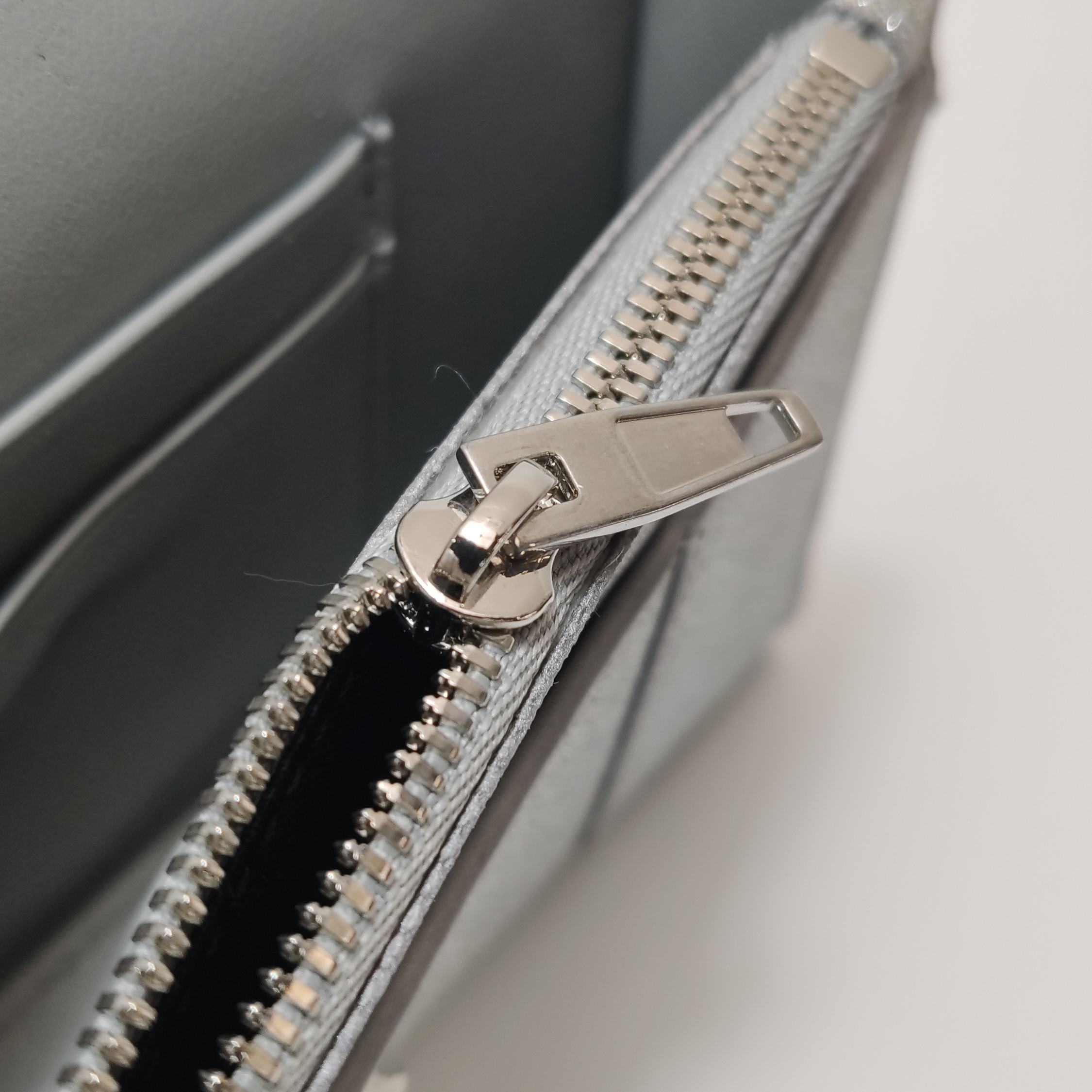 Balenciaga Hourglass Chain Wallet Glitter Leather — photo 9 of 15