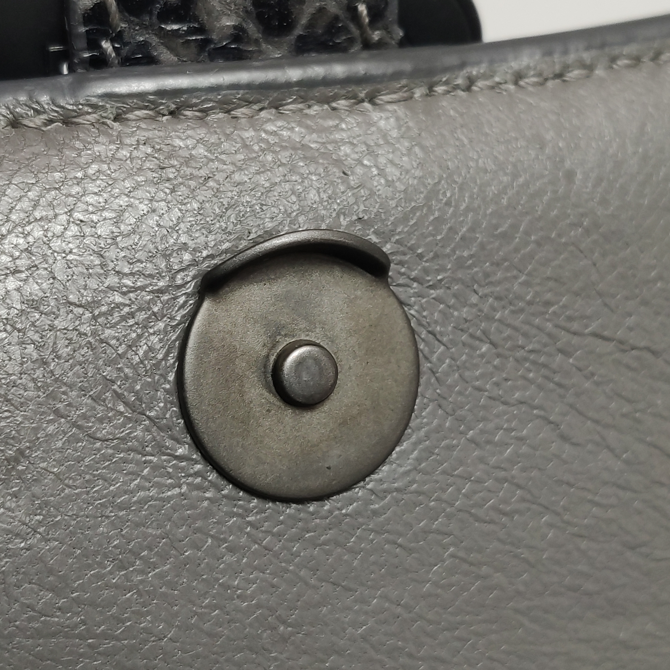 Balenciaga Hourglass Chain Wallet Leather — photo 13 of 20