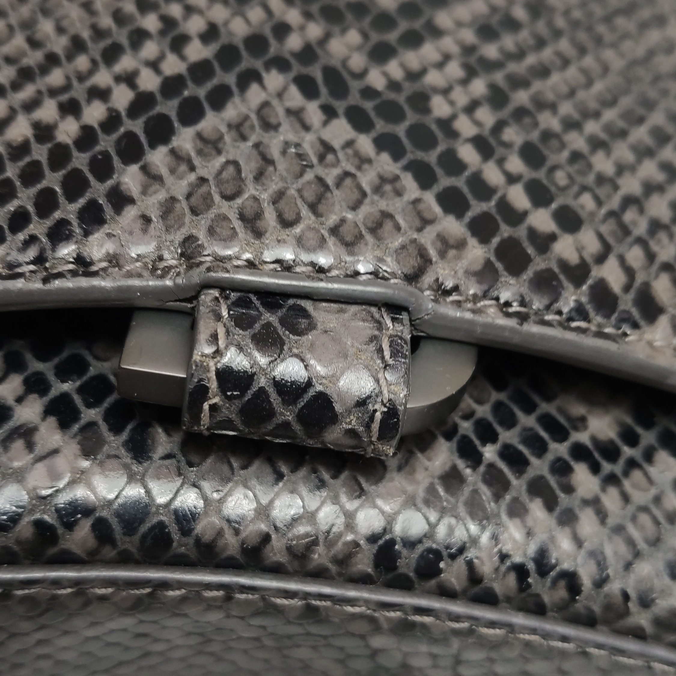 Balenciaga Hourglass Chain Wallet Leather — photo 11 of 20