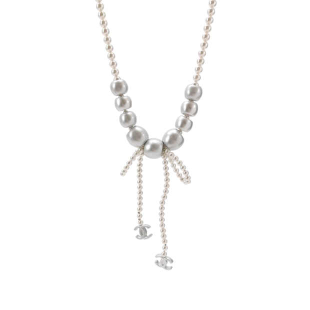 Chanel CC Logo Pendant Necklace Sterling Silver — pre-owned, Vierlot