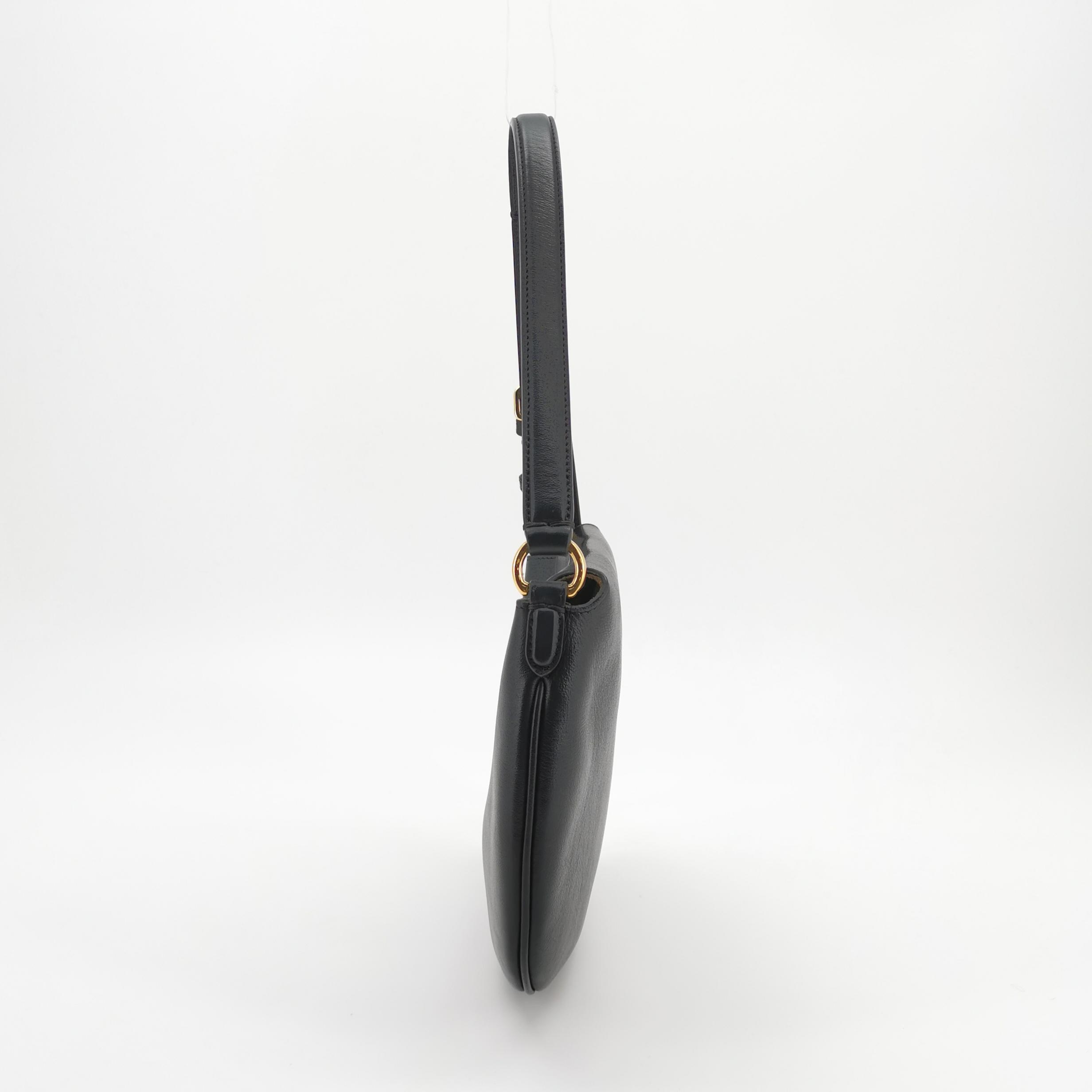 Fendi Crescent Gold Hardware Logo Shoulder Bag Black — photo 4 of 13