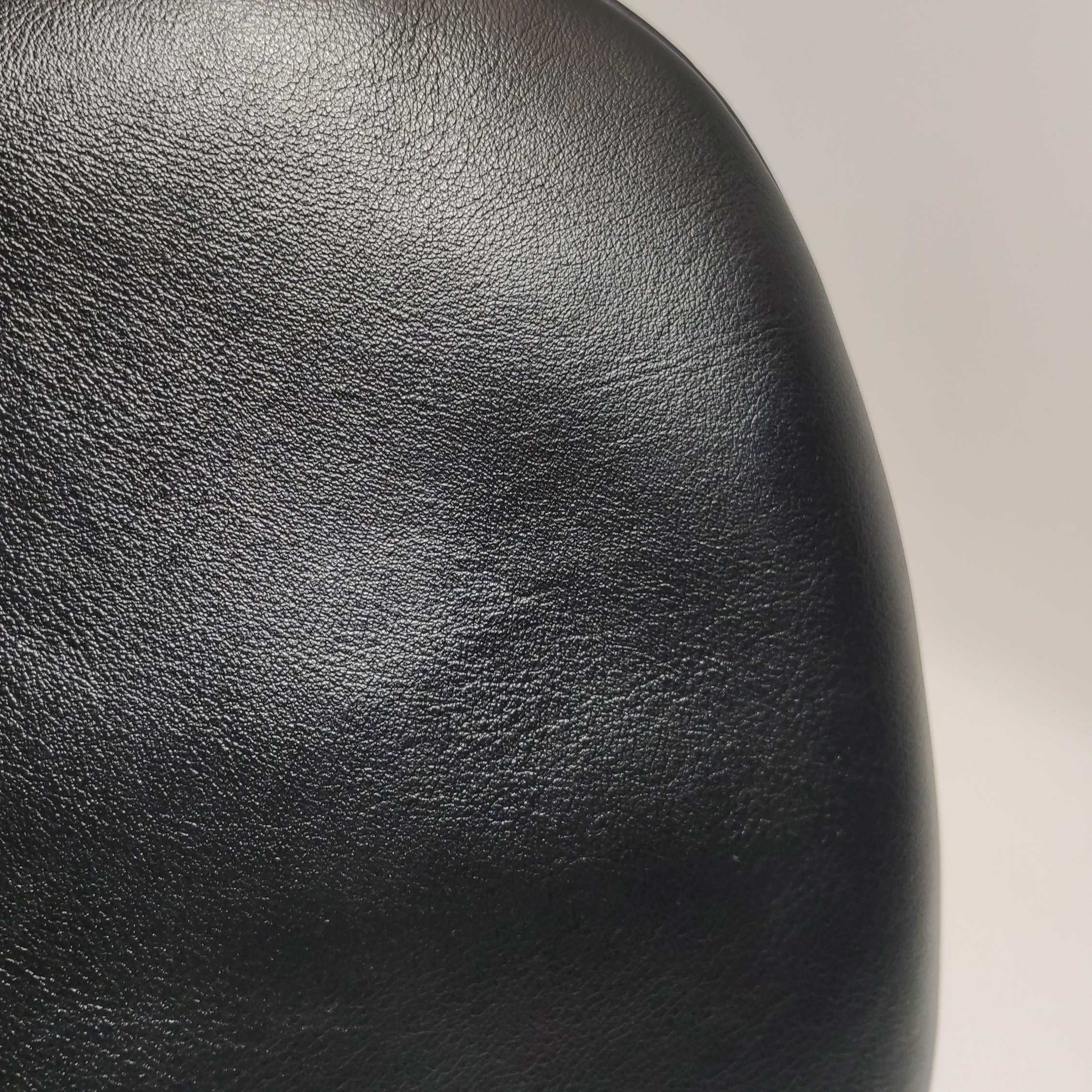 Fendi Crescent Gold Hardware Logo Shoulder Bag Black — photo 8 of 13
