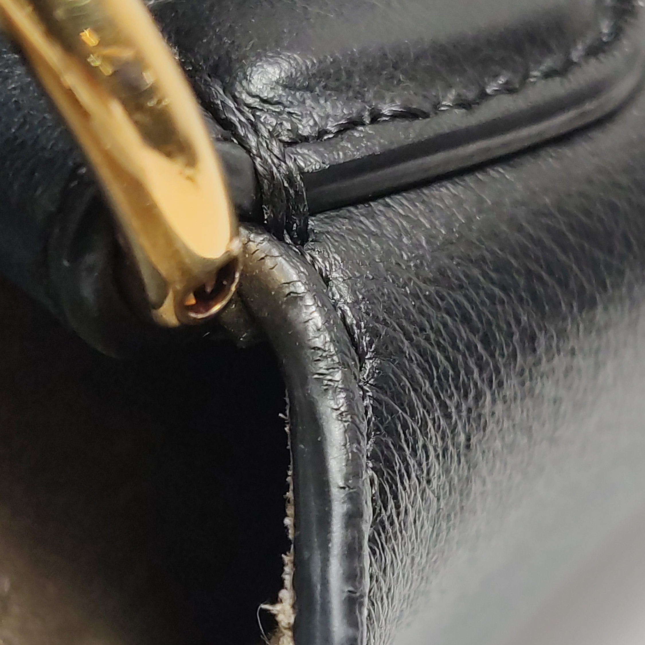 Fendi Crescent Gold Hardware Logo Shoulder Bag Black — photo 11 of 13