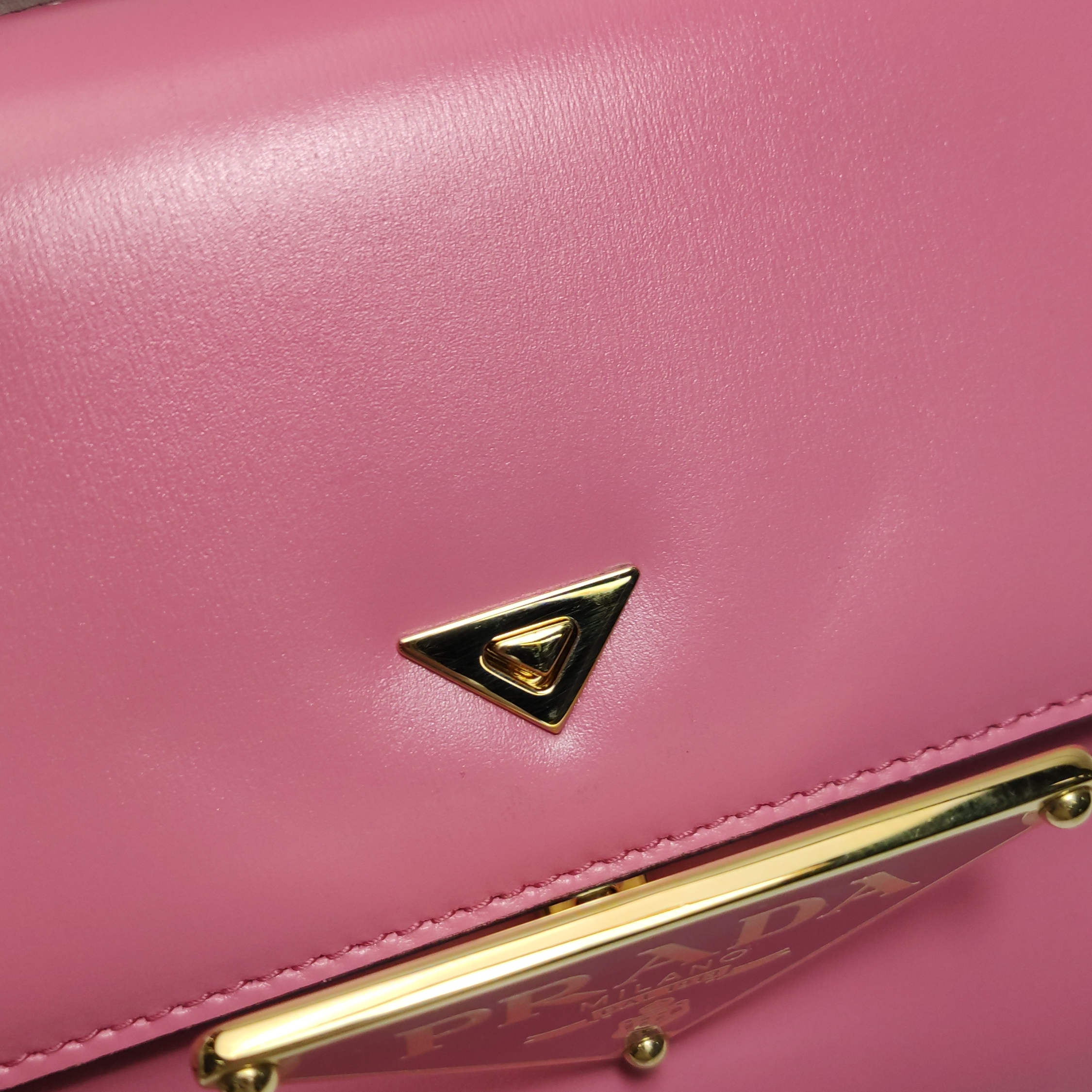 Prada Embleme Flap Bag Saffiano Leather — photo 14 of 17