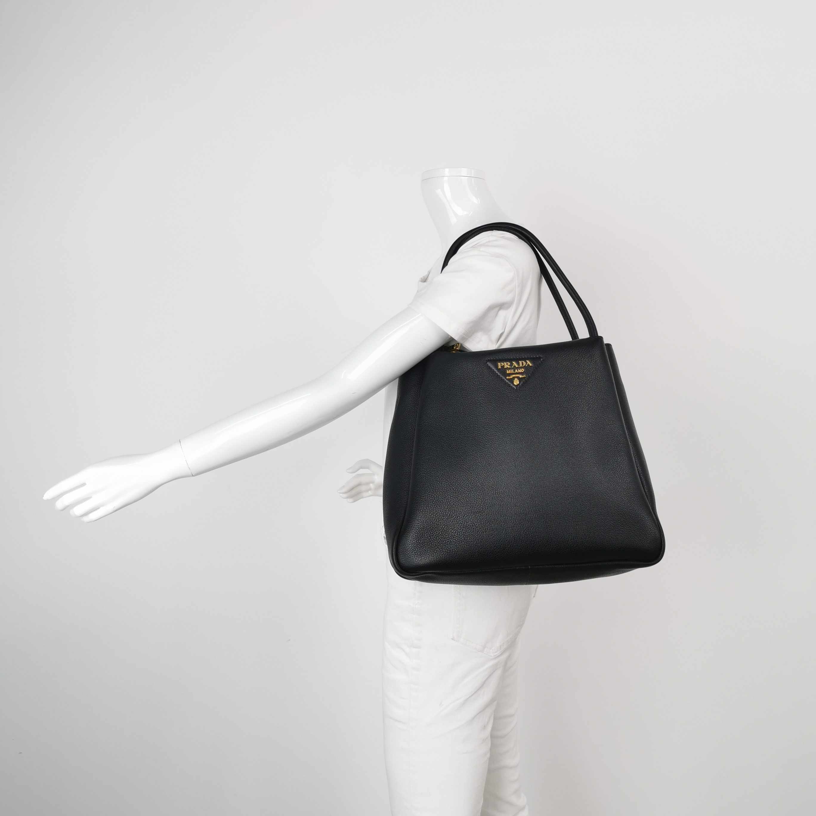 Prada Tote Soft Cowhide leather Medium — photo 2 of 16