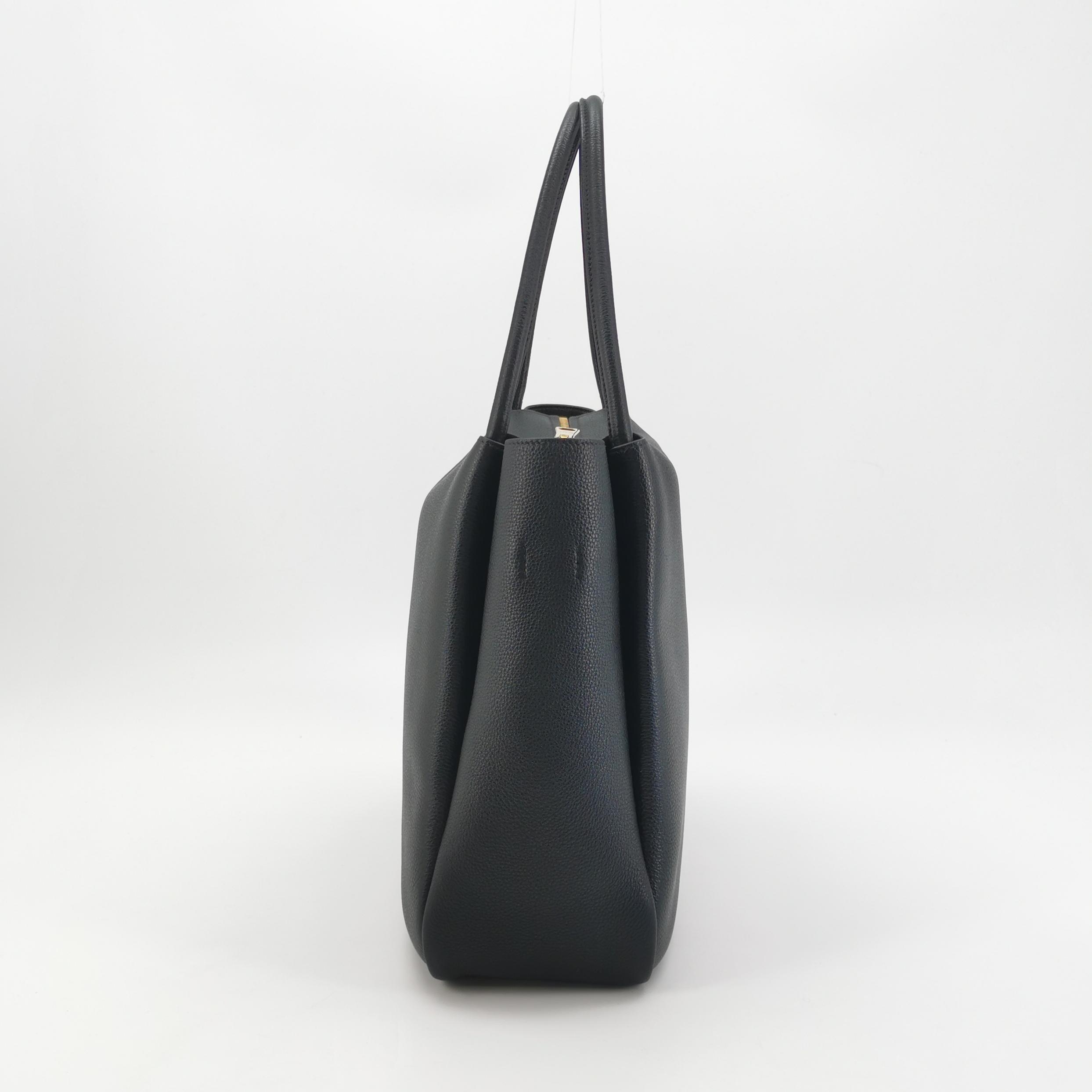 Prada Tote Soft Cowhide leather Medium — photo 3 of 16