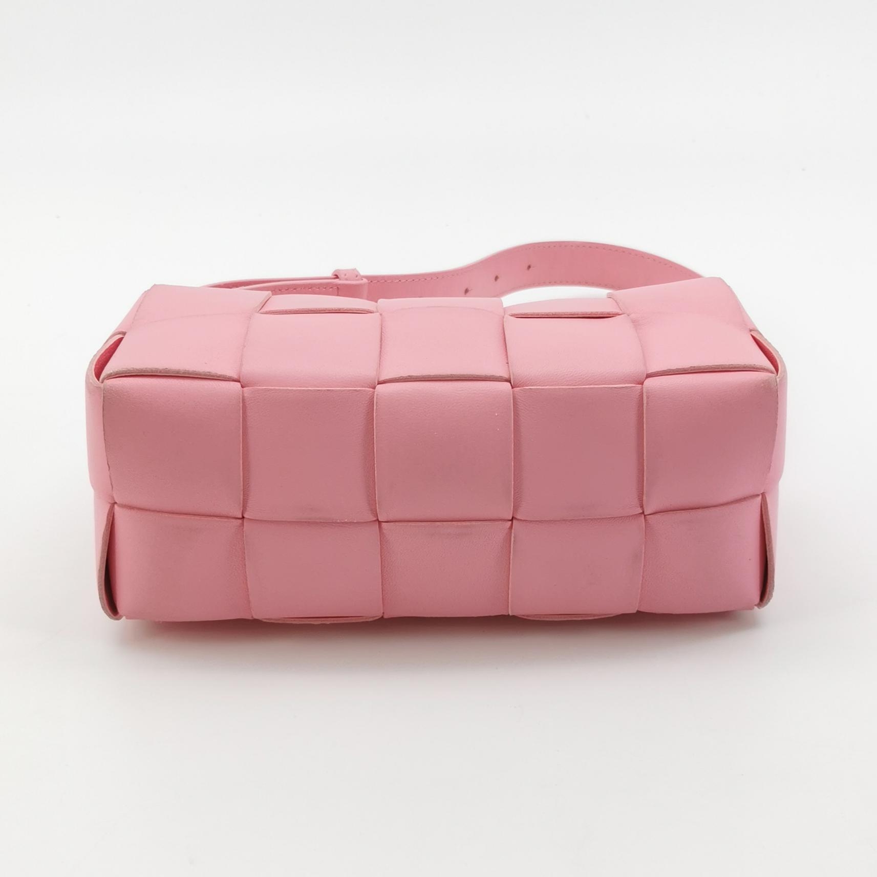 Bottega Veneta Brick Cassette Shoulder Bag Maxi Intrecciato Leather Small — photo 6 of 17