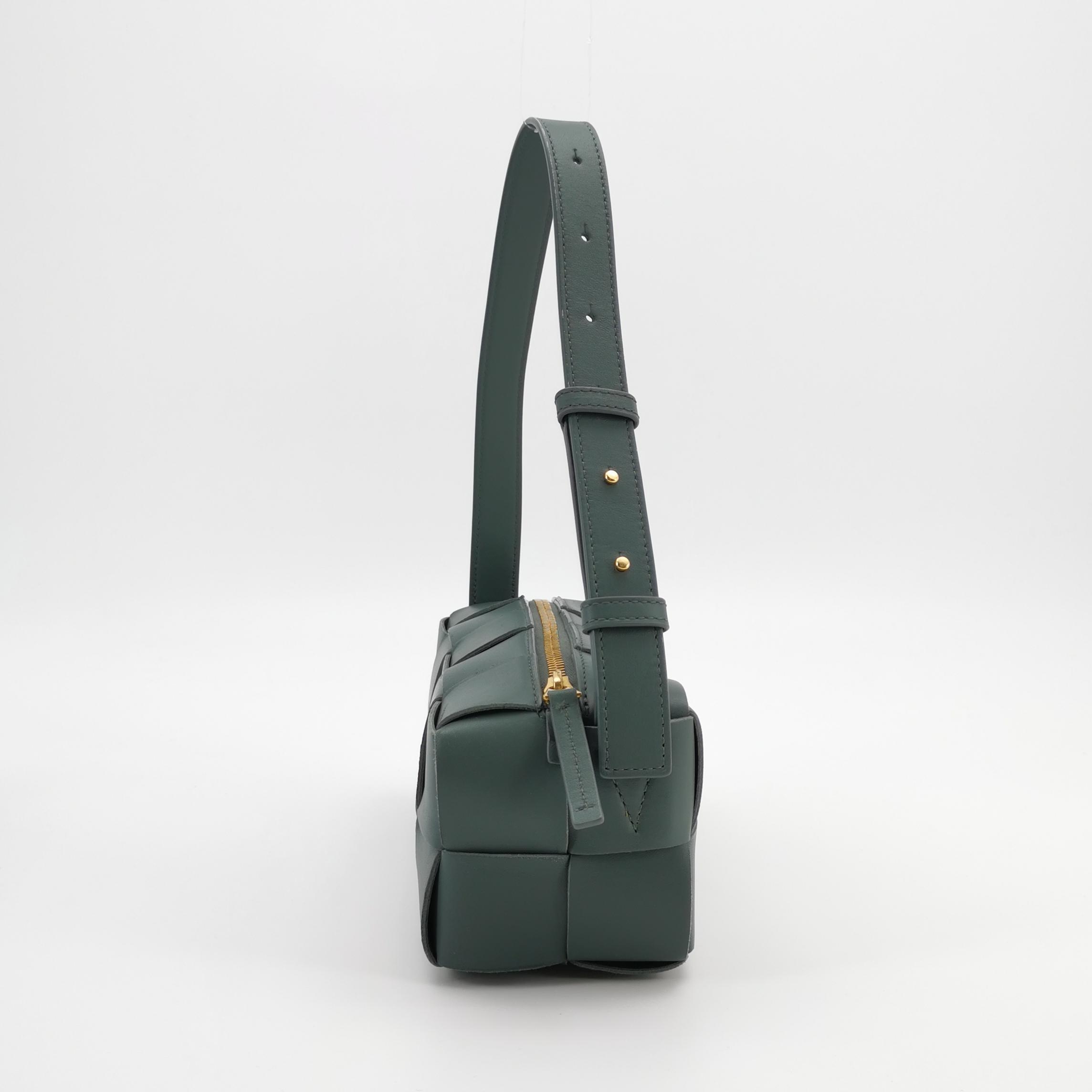 Bottega Veneta Brick Cassette Shoulder Bag Maxi Intrecciato Leather Small — photo 3 of 16