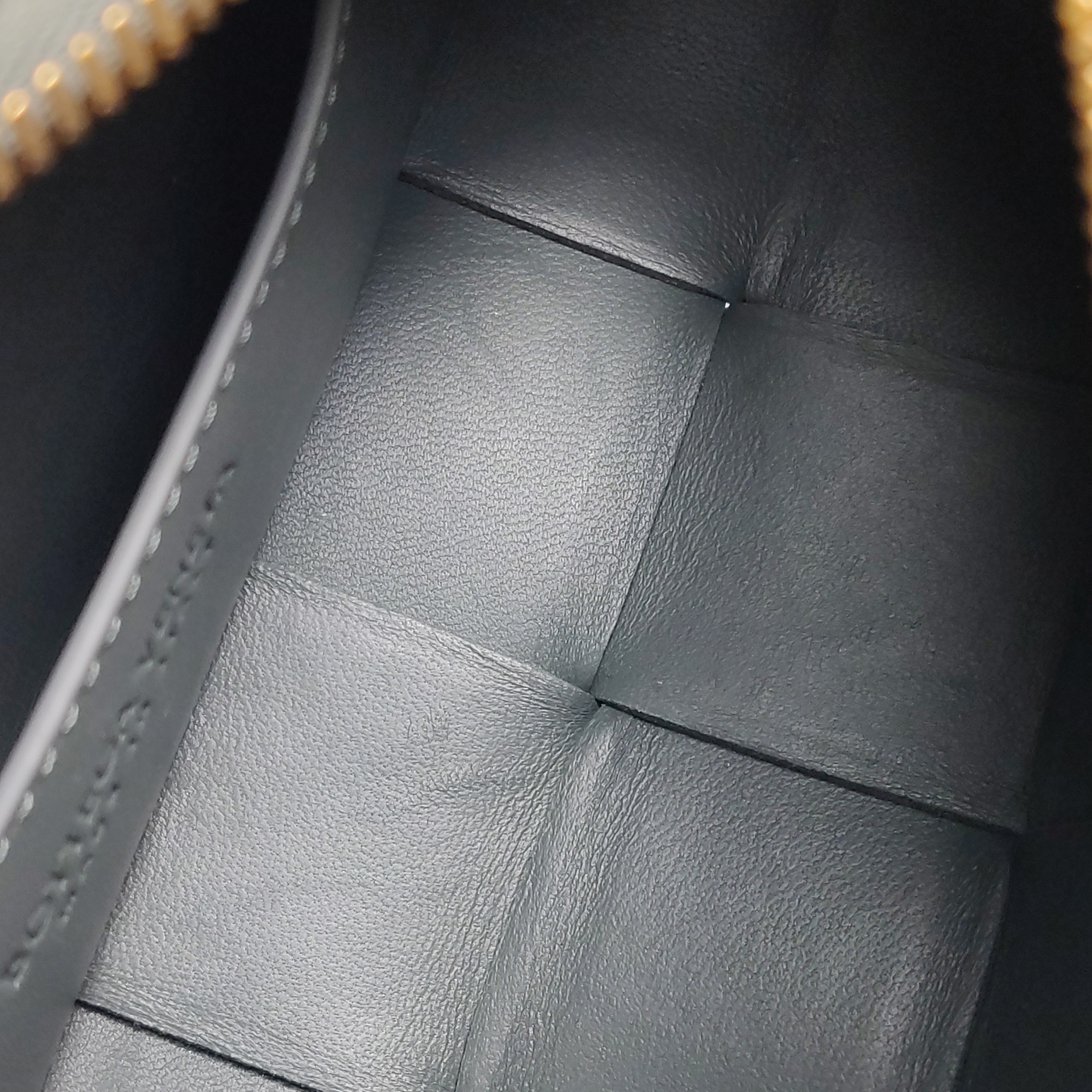 Bottega Veneta Brick Cassette Shoulder Bag Maxi Intrecciato Leather Small — photo 8 of 16