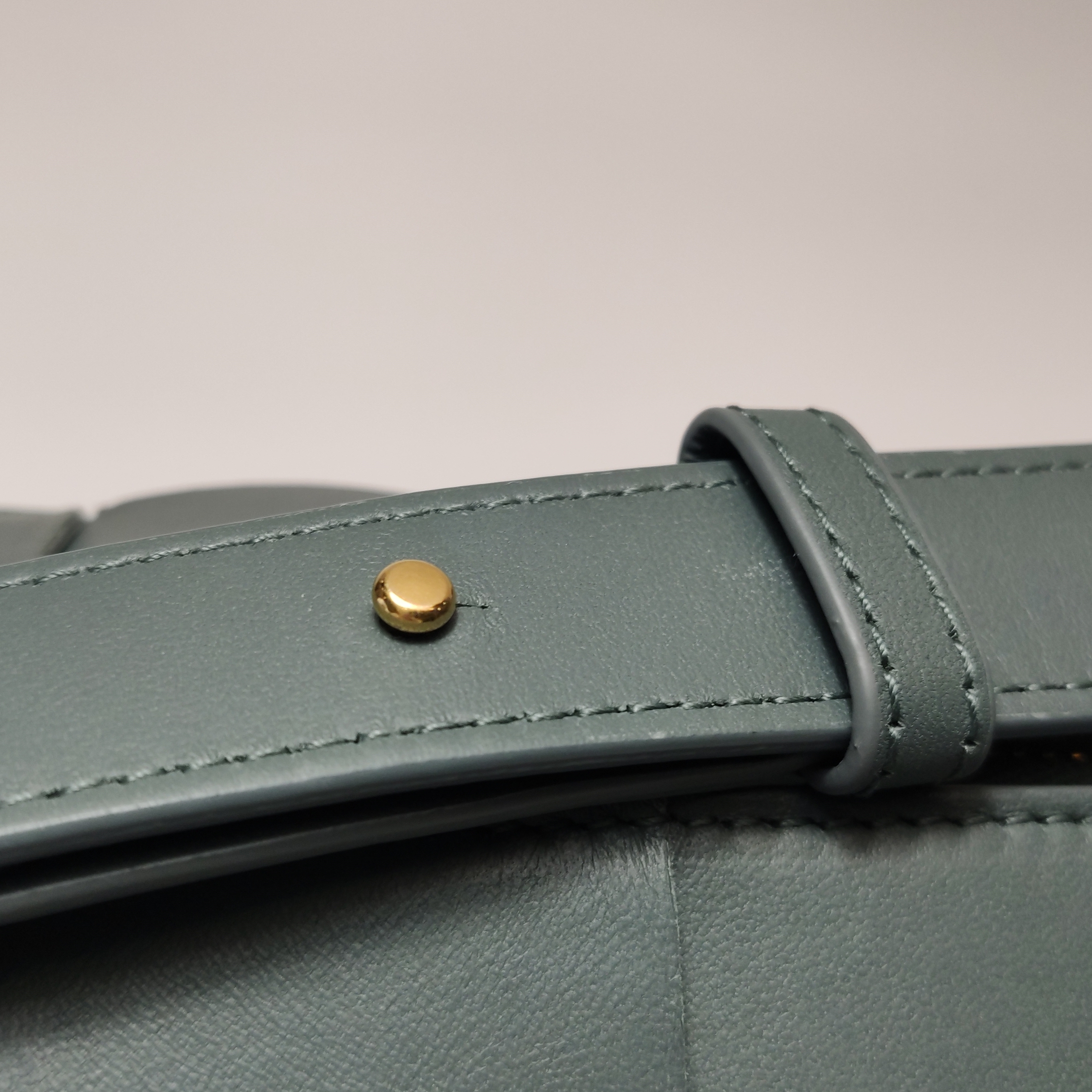 Bottega Veneta Brick Cassette Shoulder Bag Maxi Intrecciato Leather Small — photo 15 of 16