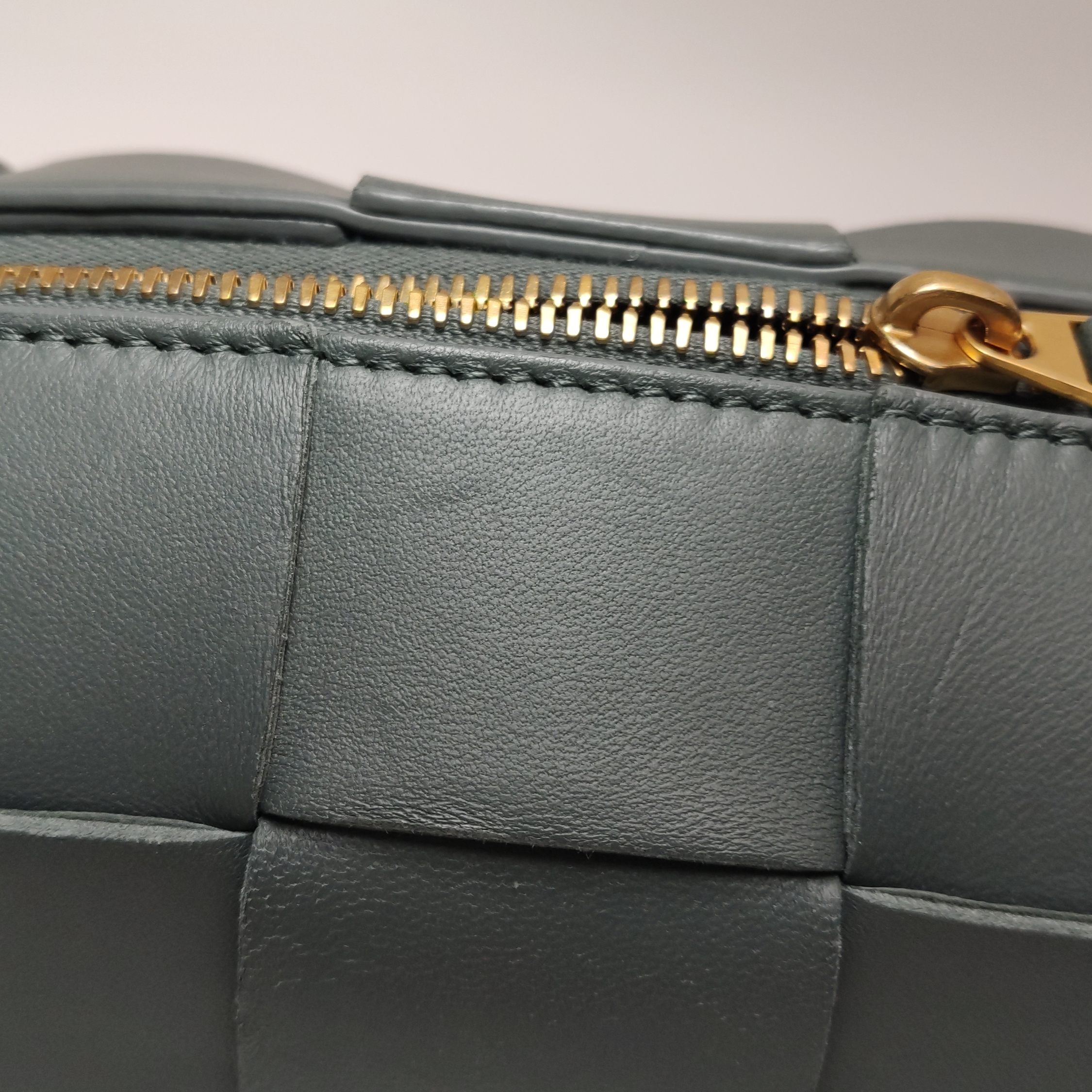 Bottega Veneta Brick Cassette Shoulder Bag Maxi Intrecciato Leather Small — photo 10 of 16