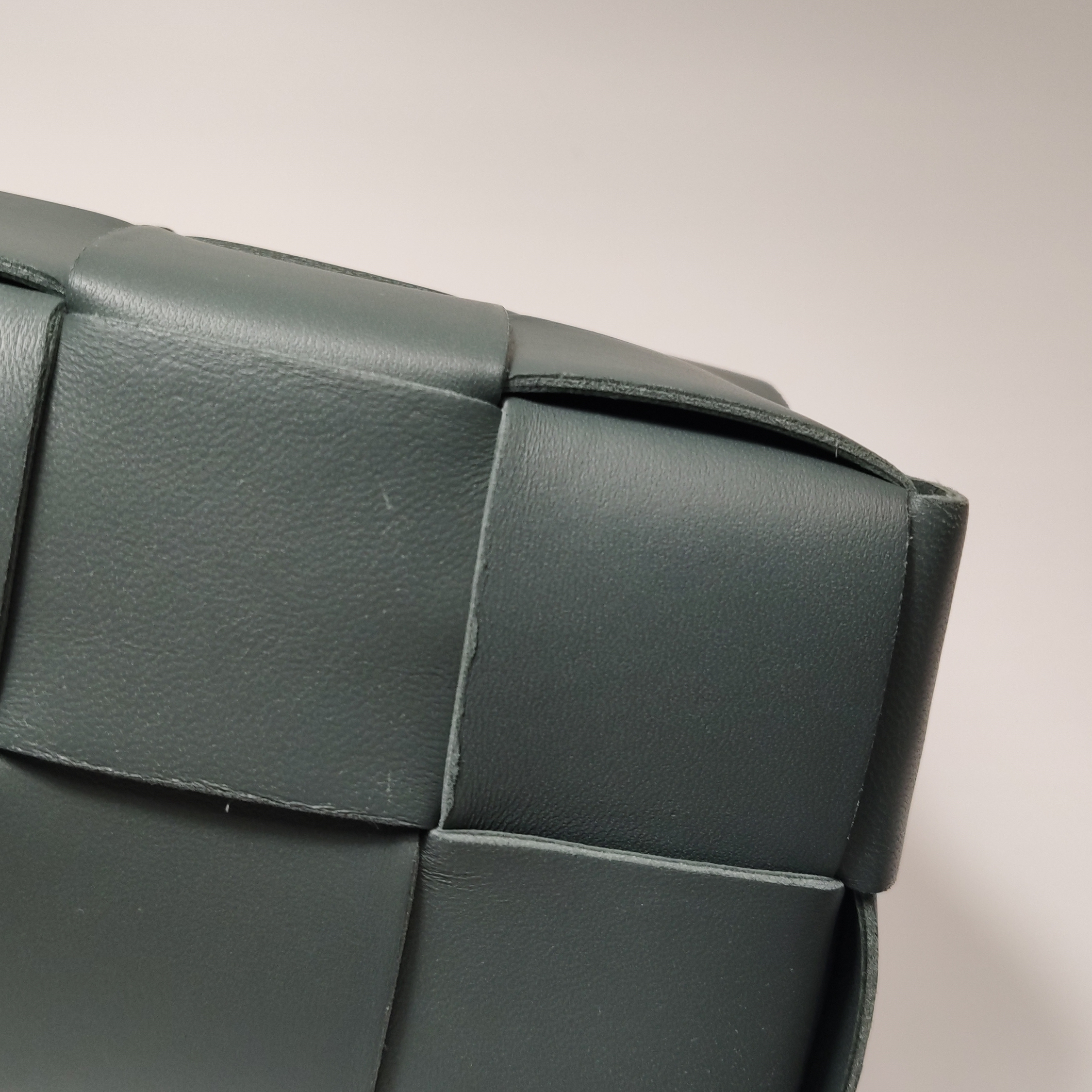 Bottega Veneta Brick Cassette Shoulder Bag Maxi Intrecciato Leather Small — photo 13 of 16