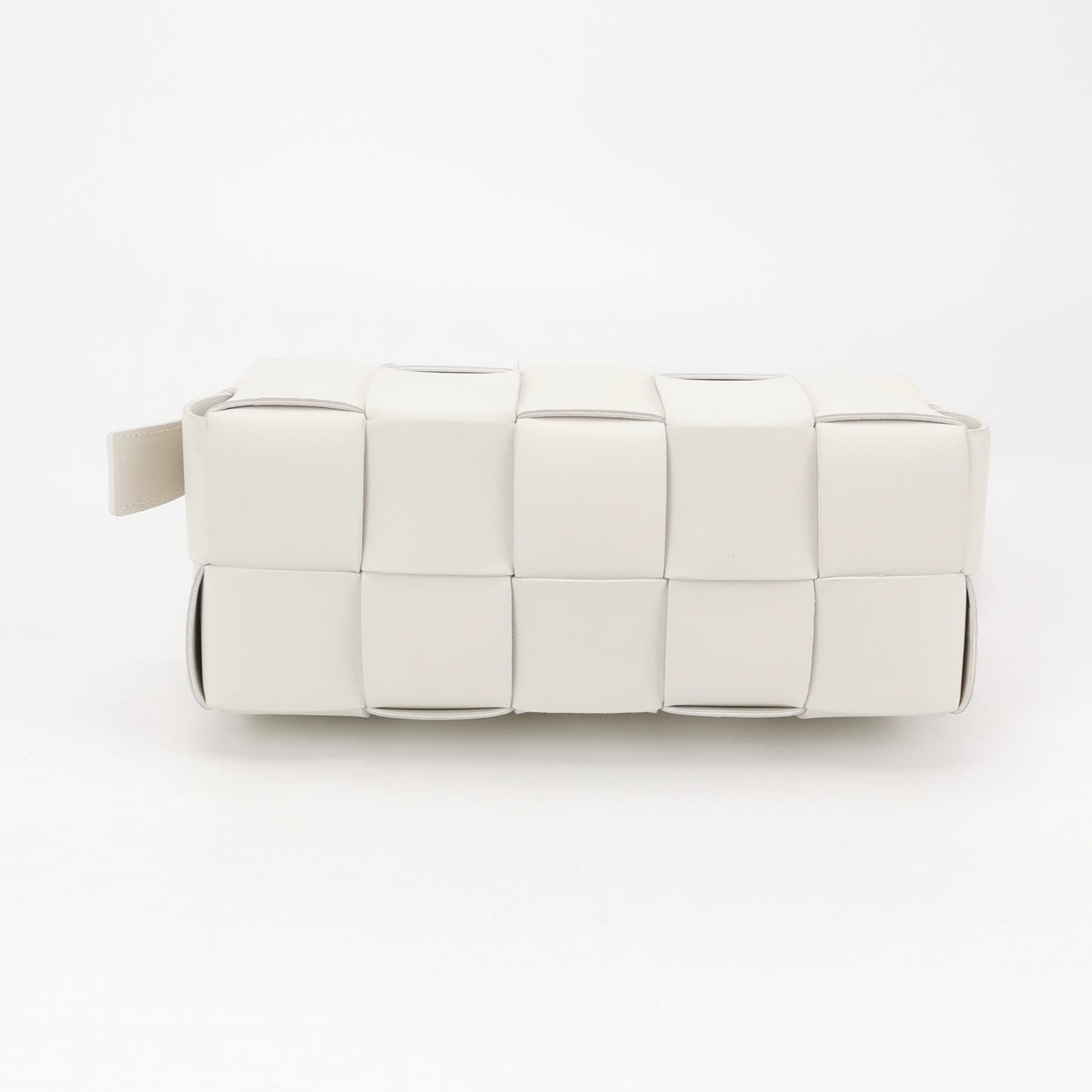 Bottega Veneta Brick Cassette Shoulder Bag Maxi Intrecciato Leather Small — photo 6 of 13