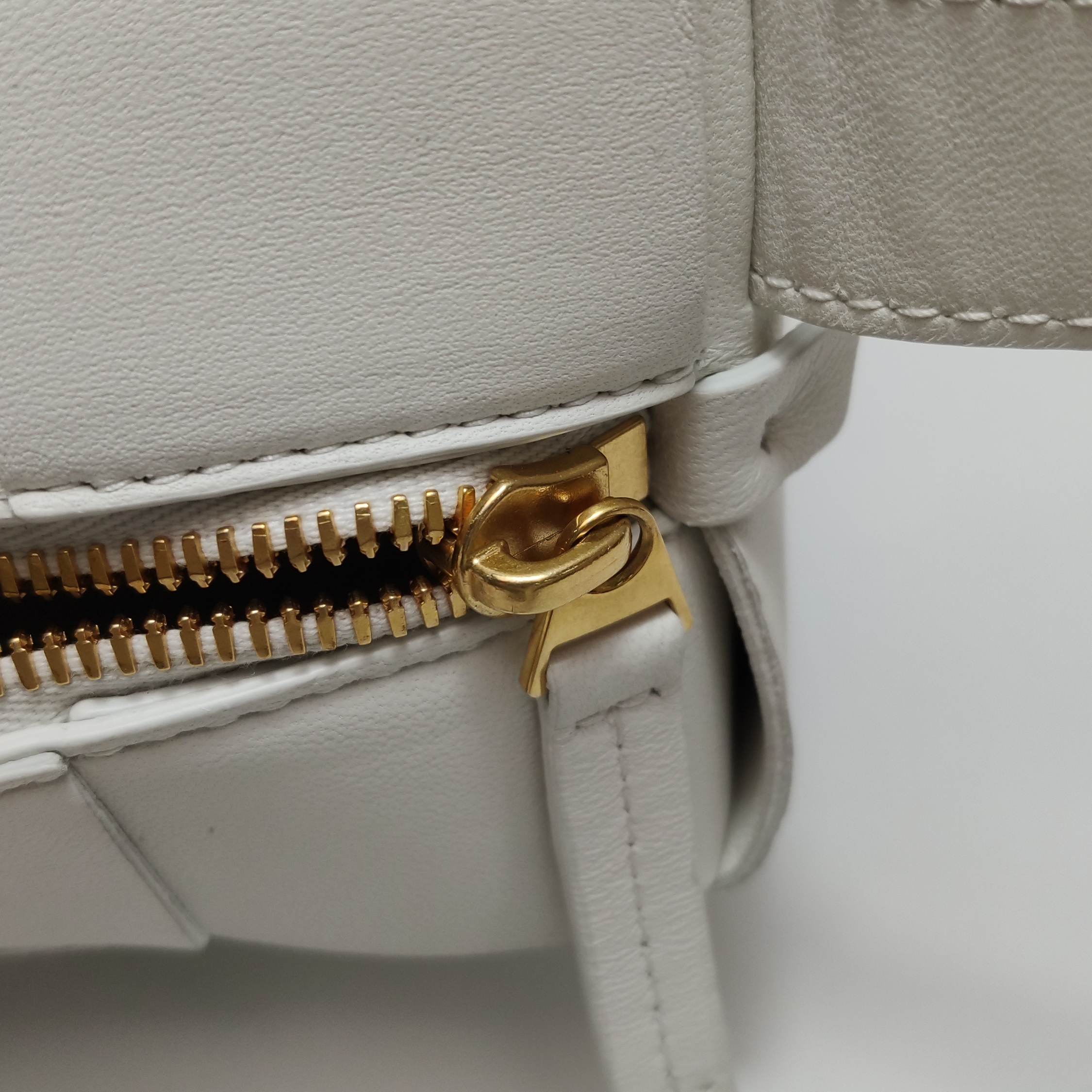Bottega Veneta Brick Cassette Shoulder Bag Maxi Intrecciato Leather Small — photo 11 of 13