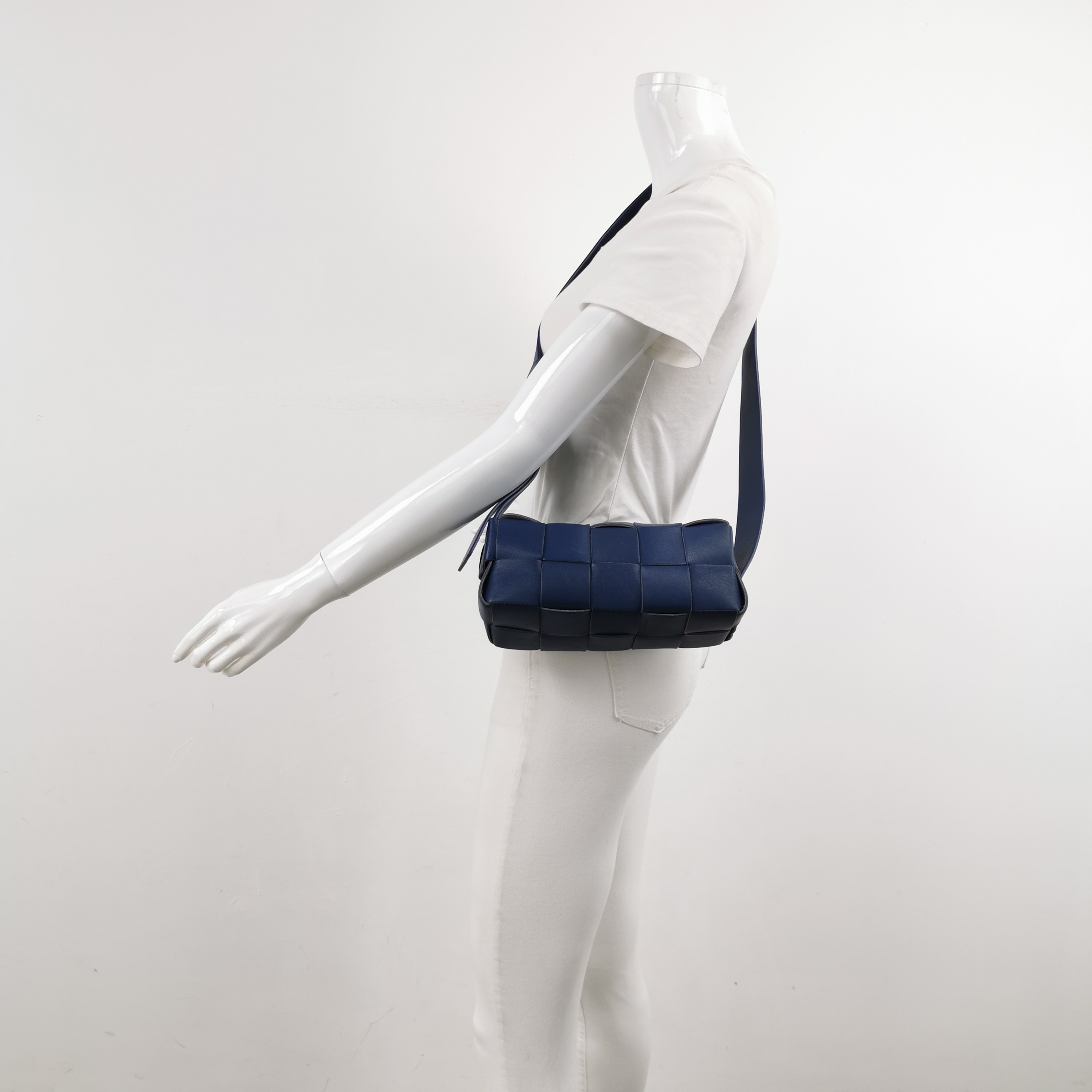 Bottega Veneta Brick Cassette Shoulder Bag Maxi Intrecciato Leather Small — alternate view