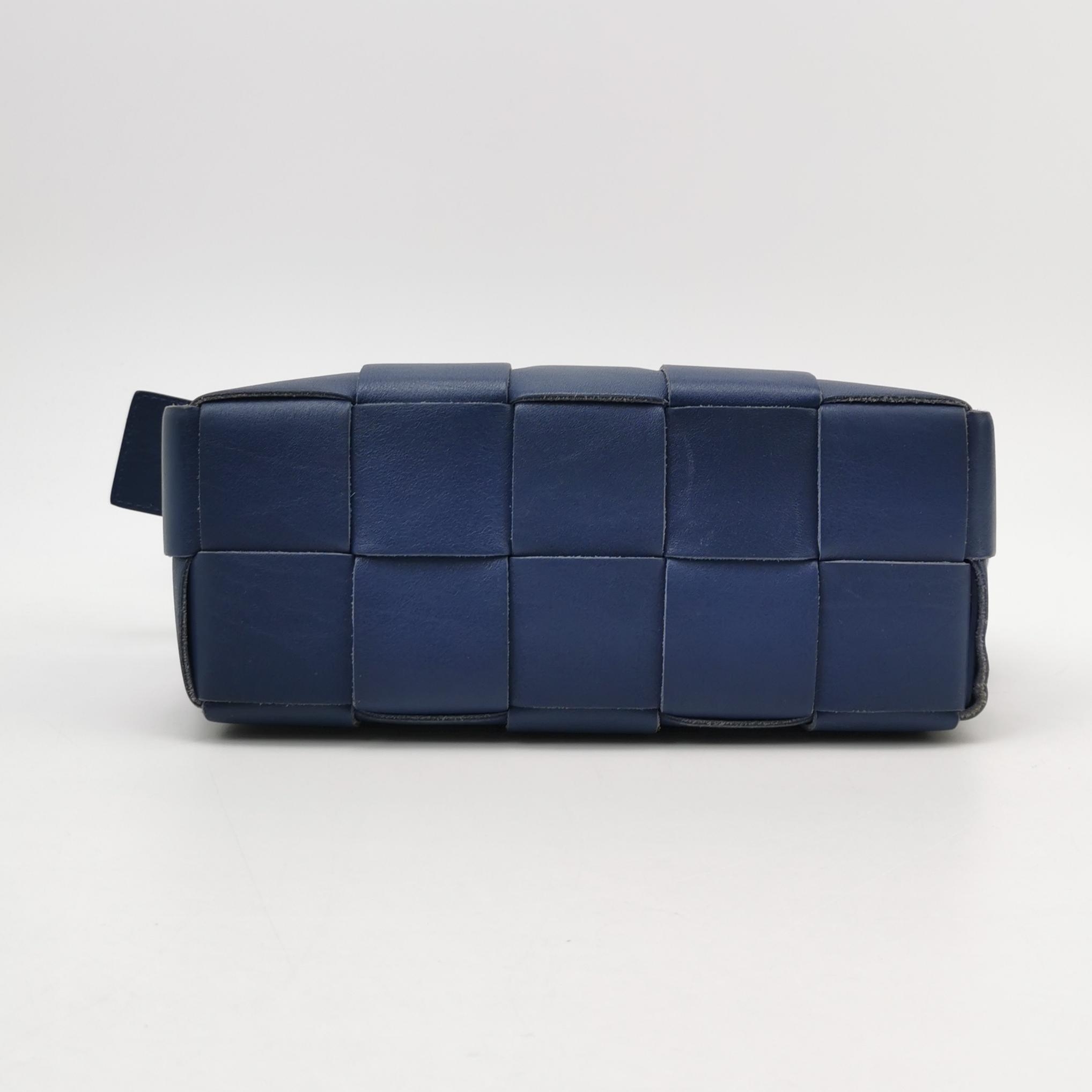 Bottega Veneta Brick Cassette Shoulder Bag Maxi Intrecciato Leather Small — photo 6 of 17