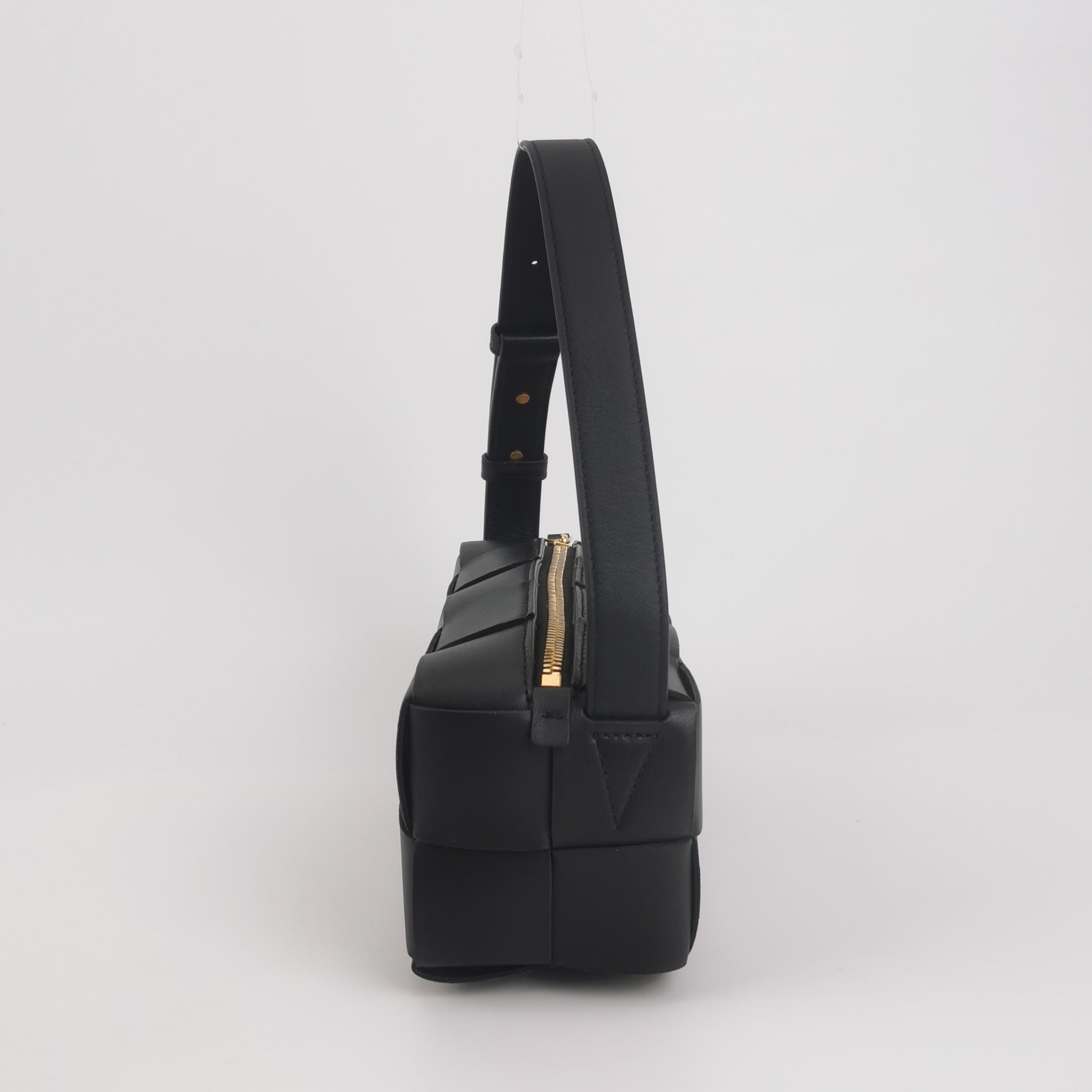 Bottega Veneta Brick Cassette Shoulder Bag Maxi Intrecciato Leather Small — photo 4 of 9