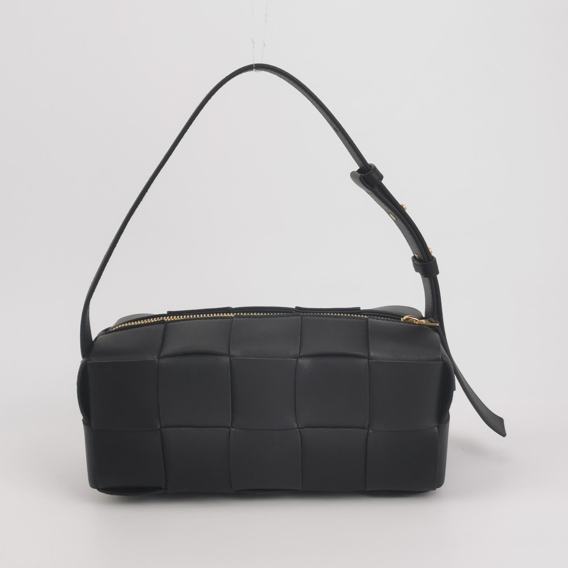 Bottega Veneta Brick Cassette Shoulder Bag Maxi Intrecciato Leather Small — photo 5 of 9