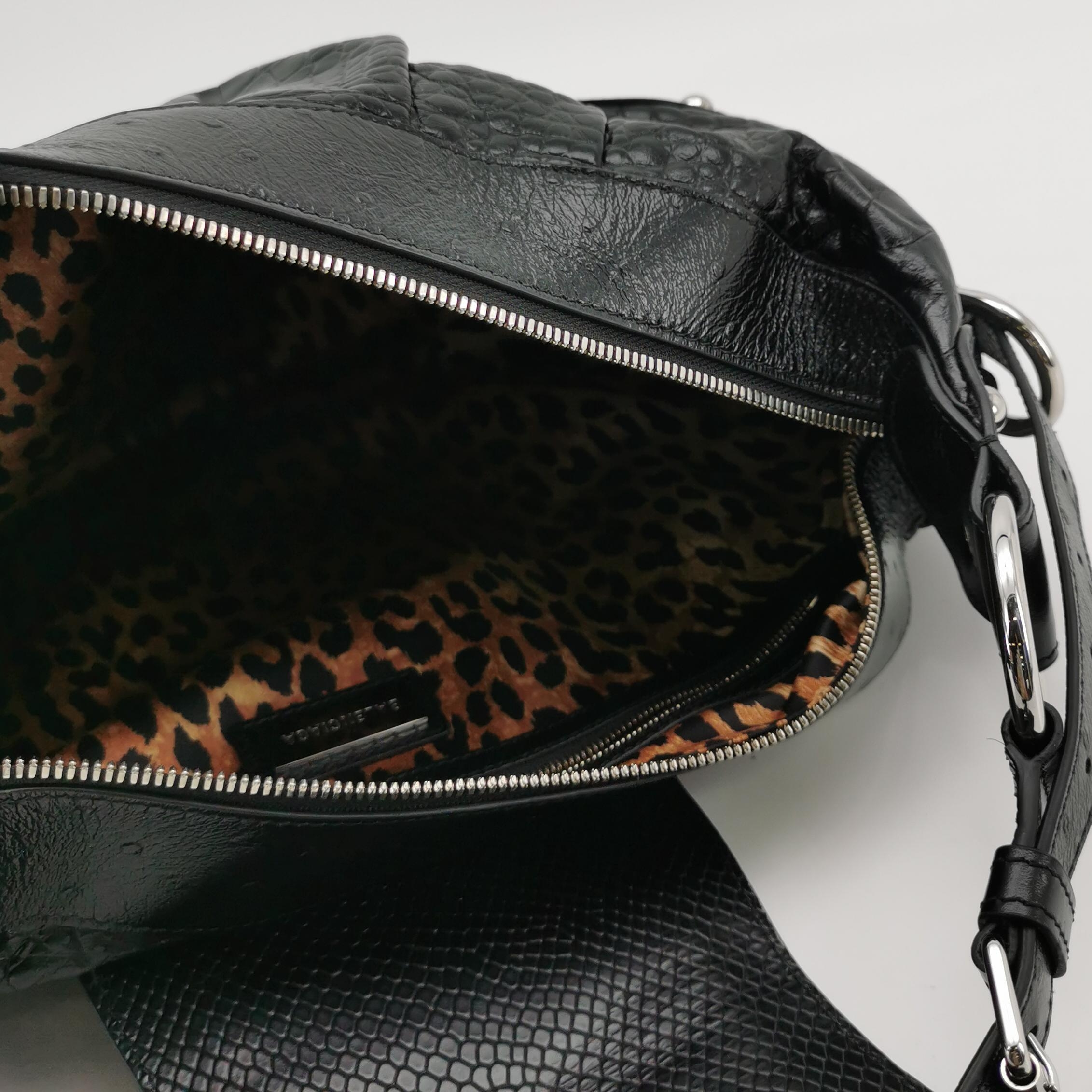 Balenciaga Essex Shoulder Bag Leather — photo 7 of 17
