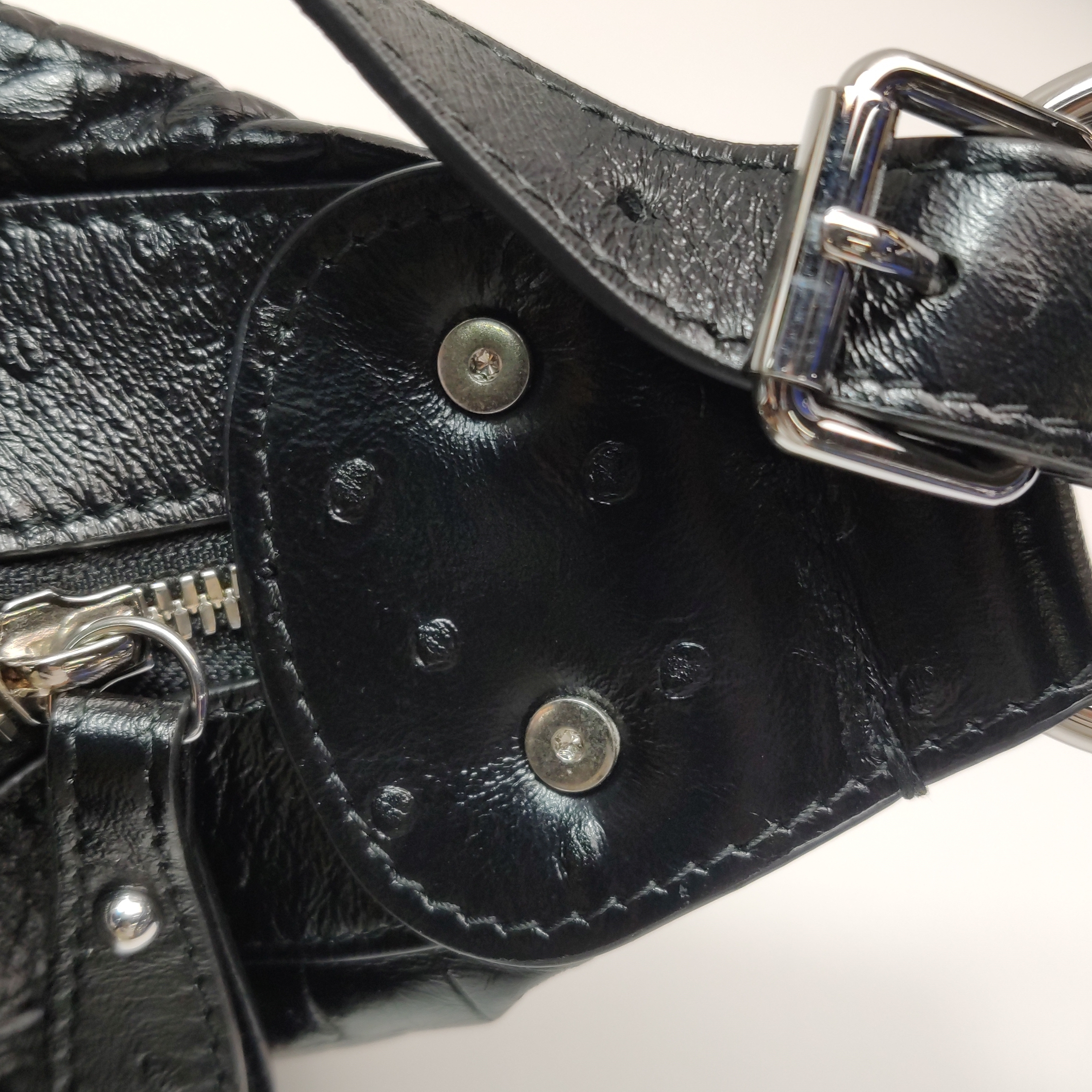 Balenciaga Essex Shoulder Bag Leather — photo 12 of 17