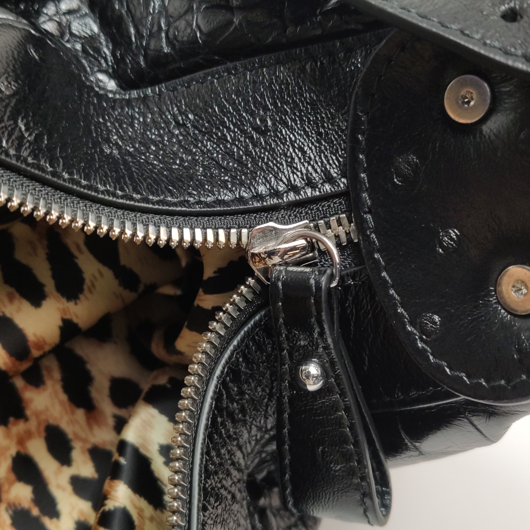 Balenciaga Essex Shoulder Bag Leather — photo 15 of 17