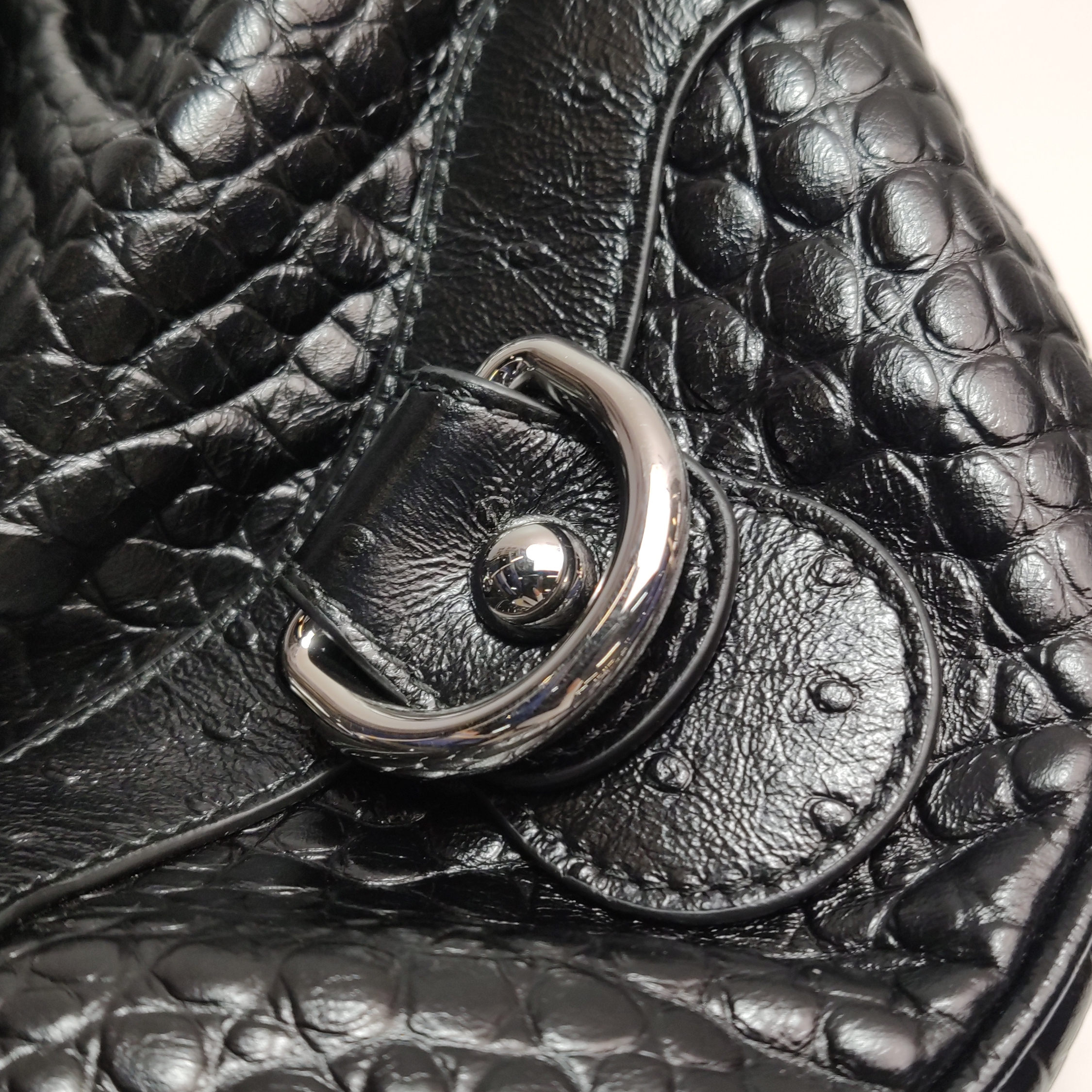 Balenciaga Essex Shoulder Bag Leather — photo 16 of 17