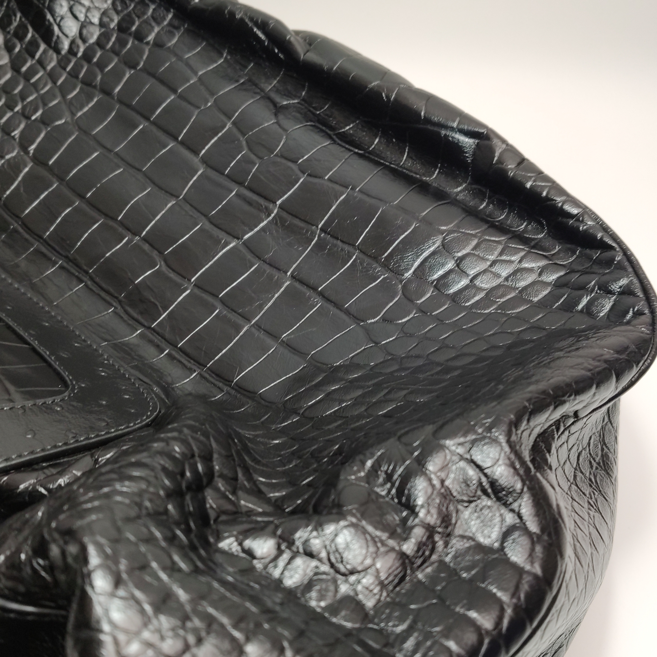 Balenciaga Essex Shoulder Bag Leather — photo 11 of 17